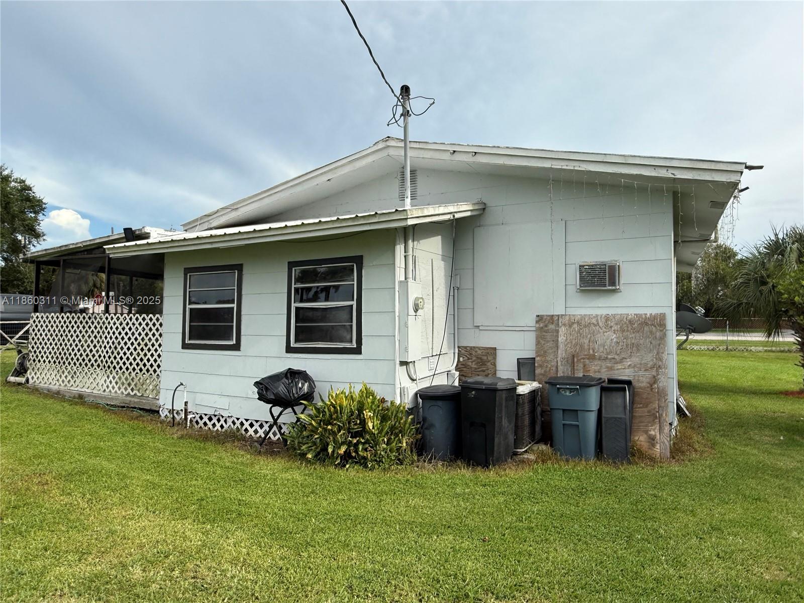 Homes for sale in Moore Haven, FL | 315 Avenue J, Moore Haven, FL 33471 | MLS# A11860311