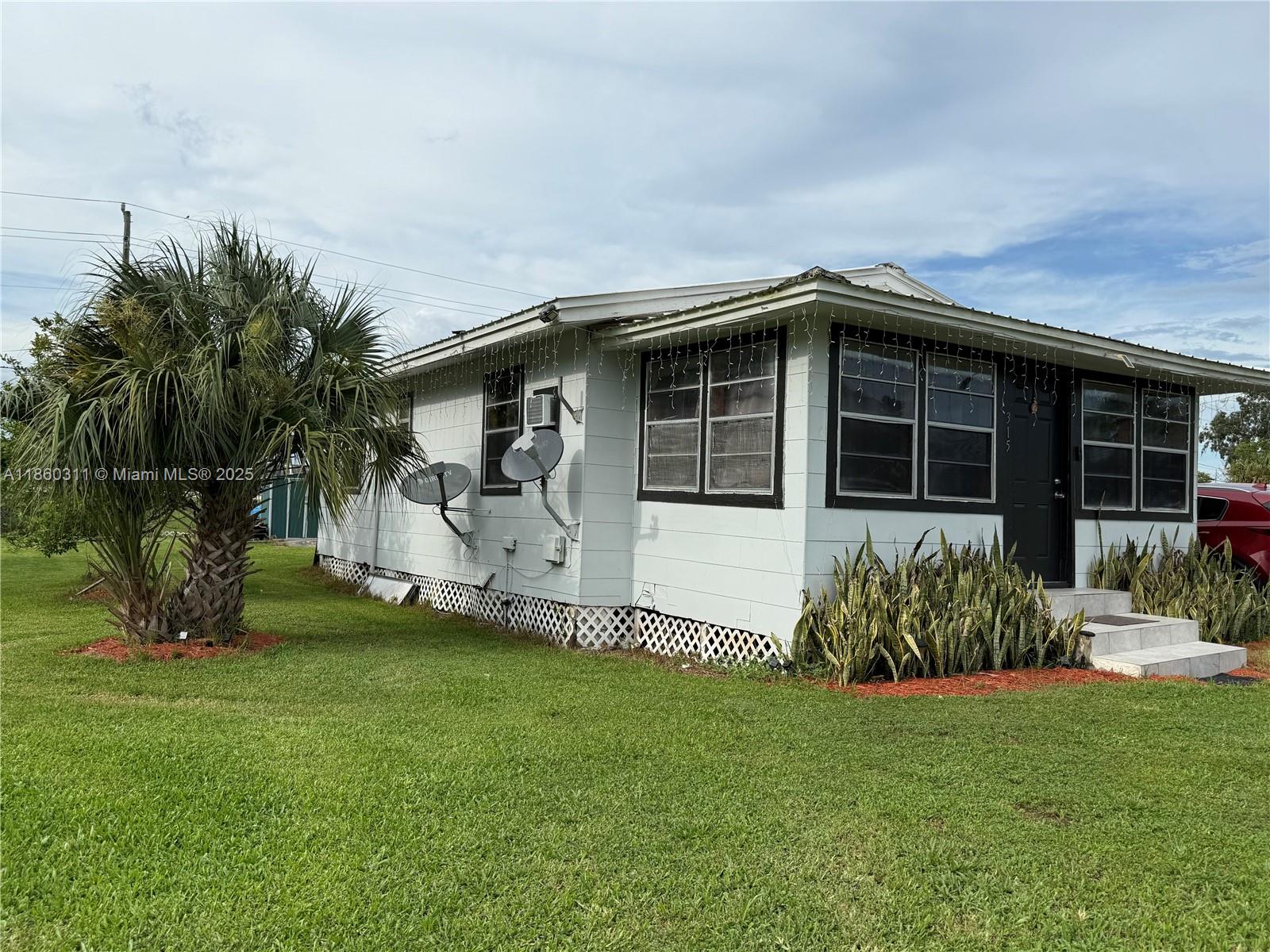 Homes for sale in Moore Haven, FL | 315 Avenue J, Moore Haven, FL 33471 | MLS# A11860311