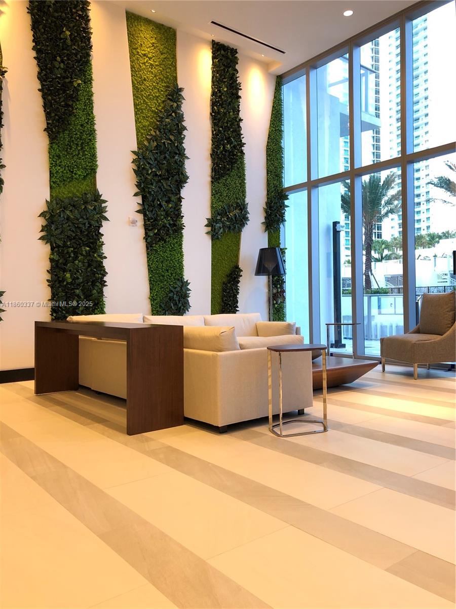 851 NE 1st Ave #3904, Miami FL 33132