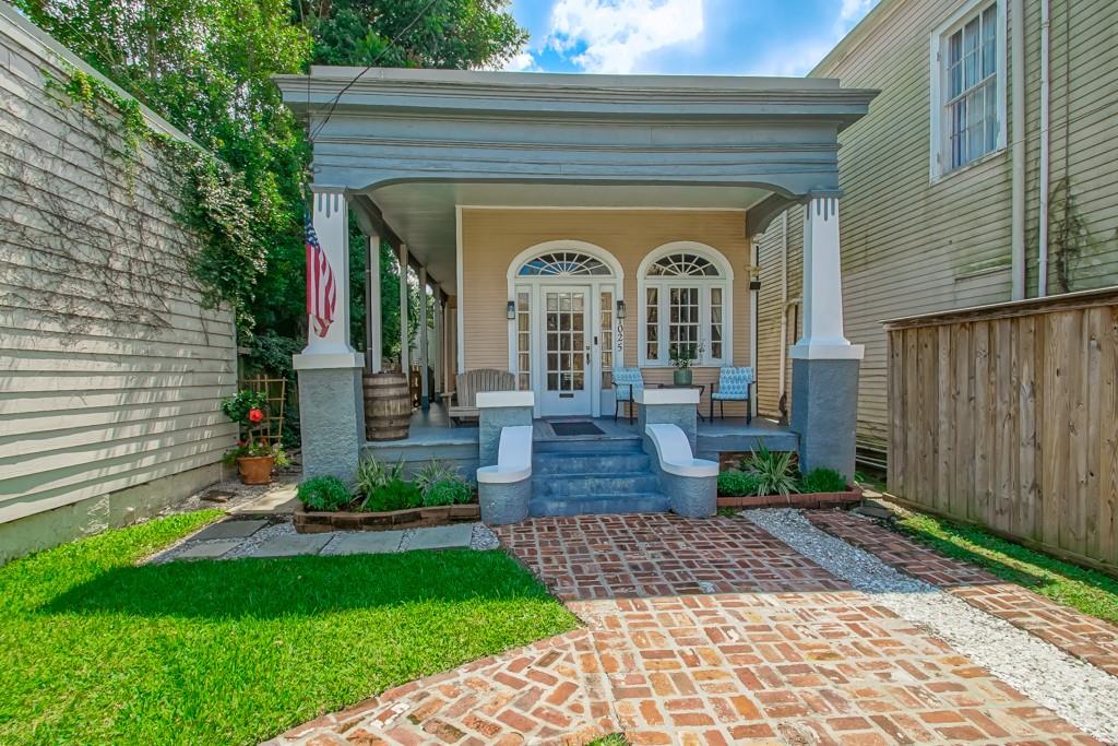 Homes for sale in New Orleans, LA | 1025 General Pershing St, New Orleans, LA 70115 | MLS# 2517301