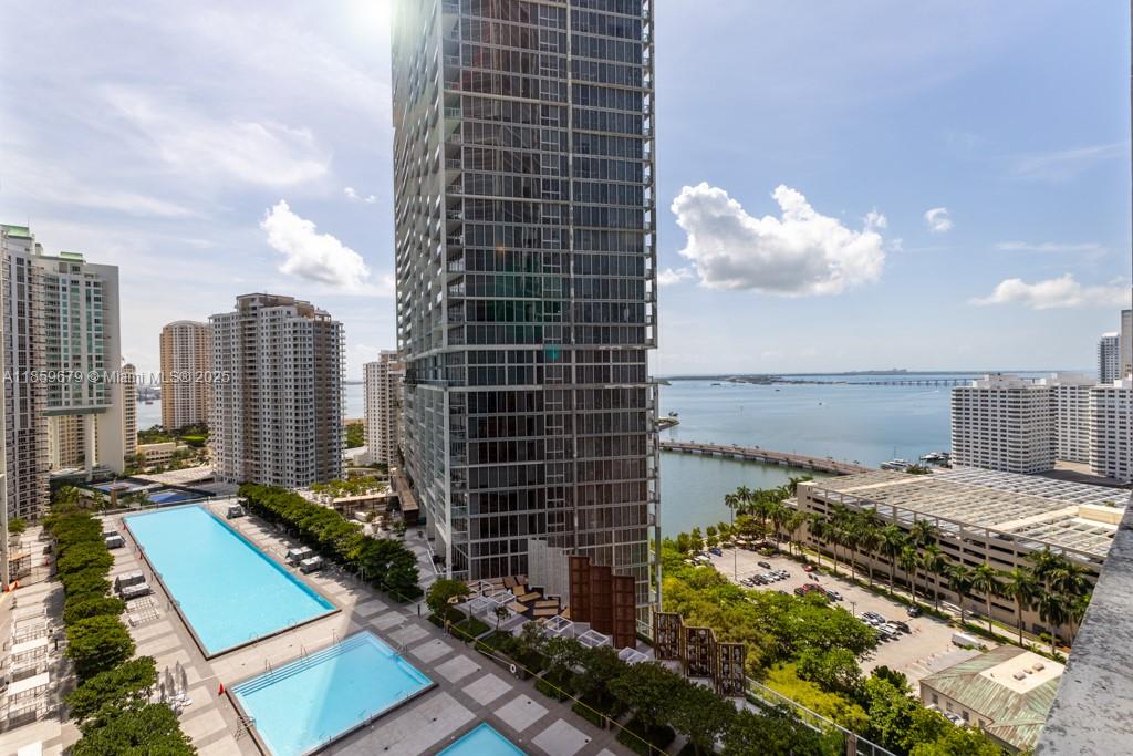 Condo for Sale in Miami, FL