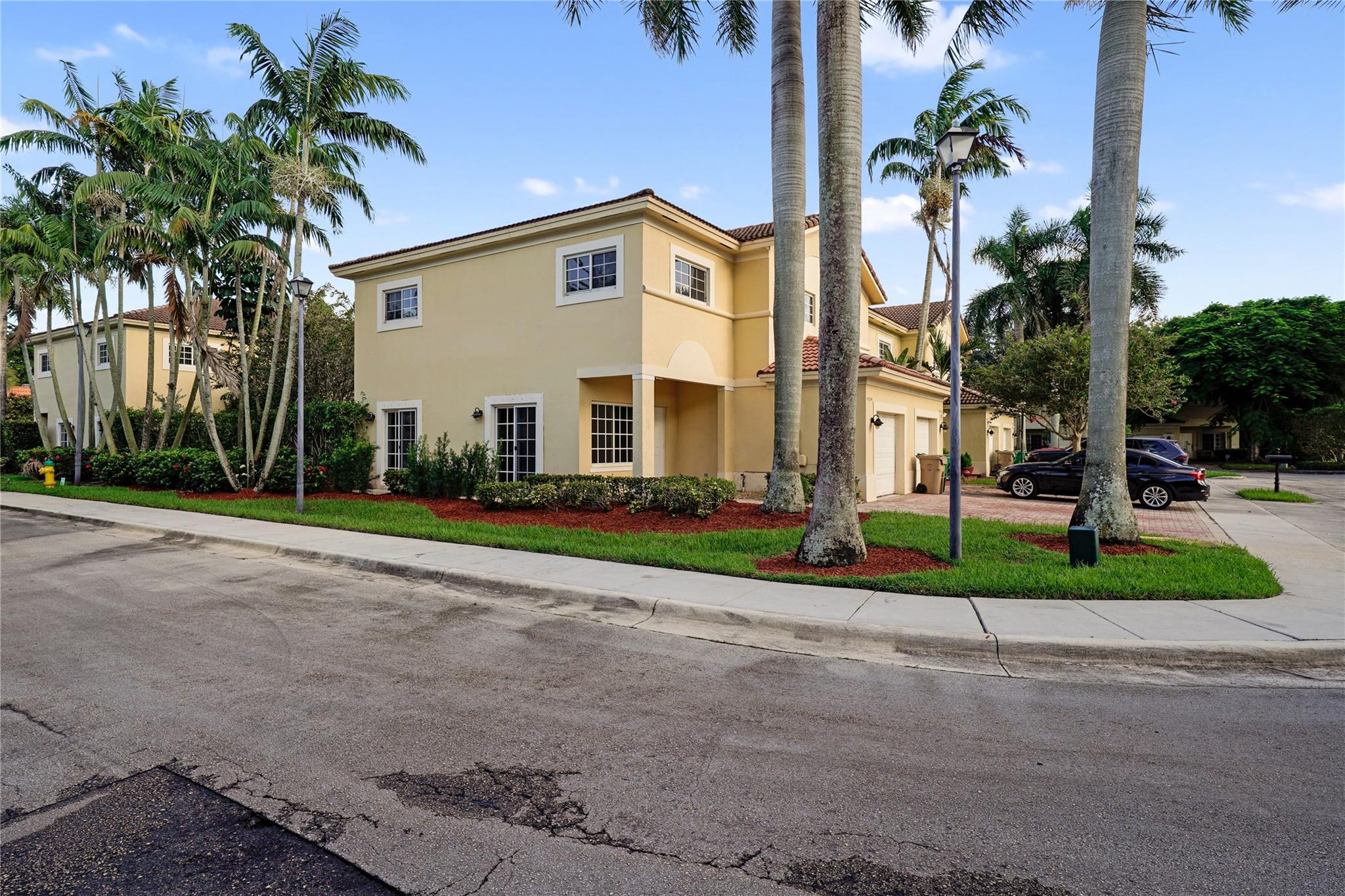 Homes for sale in Davie, FL | 4224 W Stonecreek Cr #4224, Davie, FL 33024 | MLS# F10516938