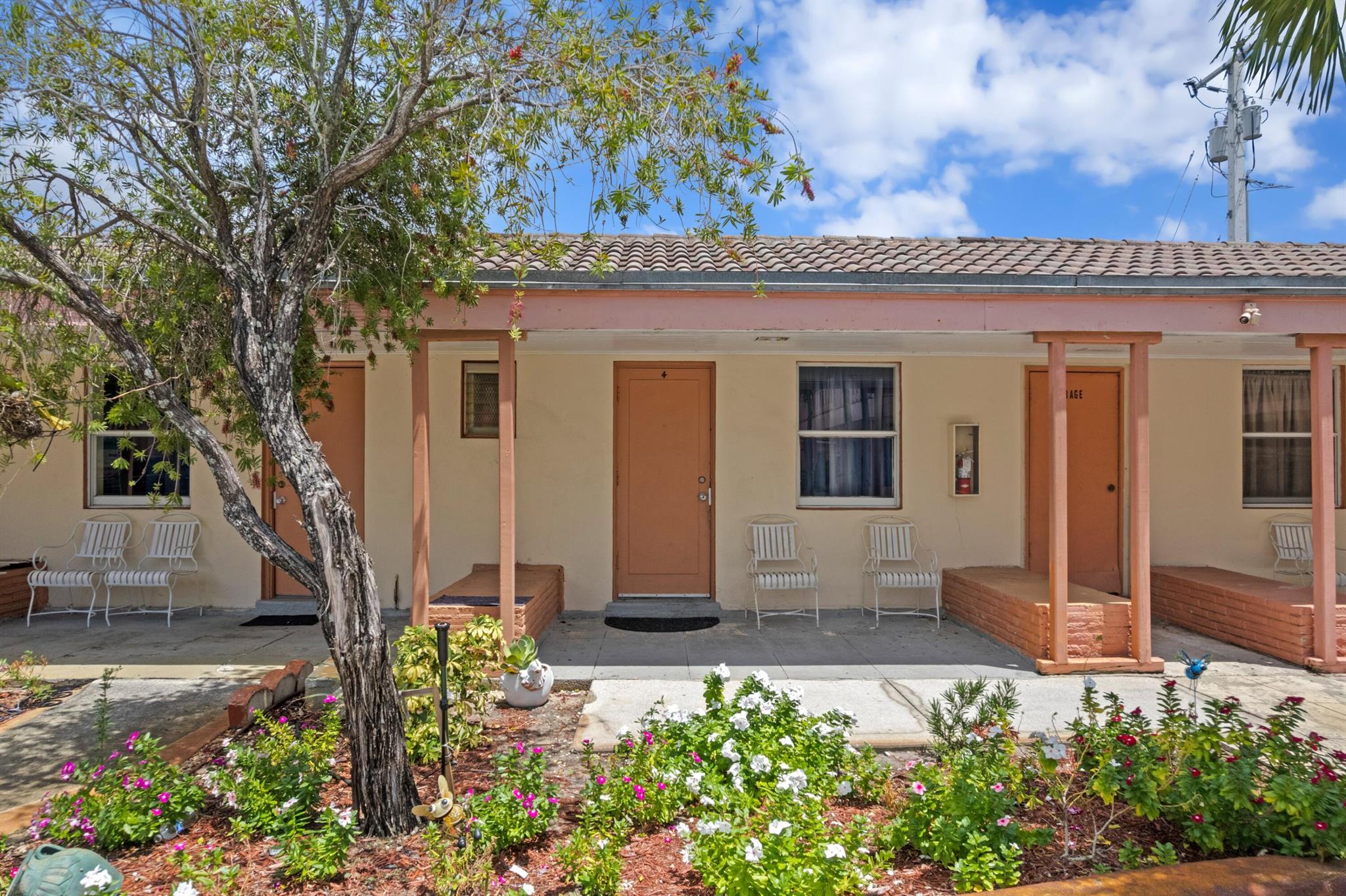 Homes for sale in West Palm Beach, FL | 7800 S Dixie Hwy, West Palm Beach, FL 33405 | MLS# R11116614