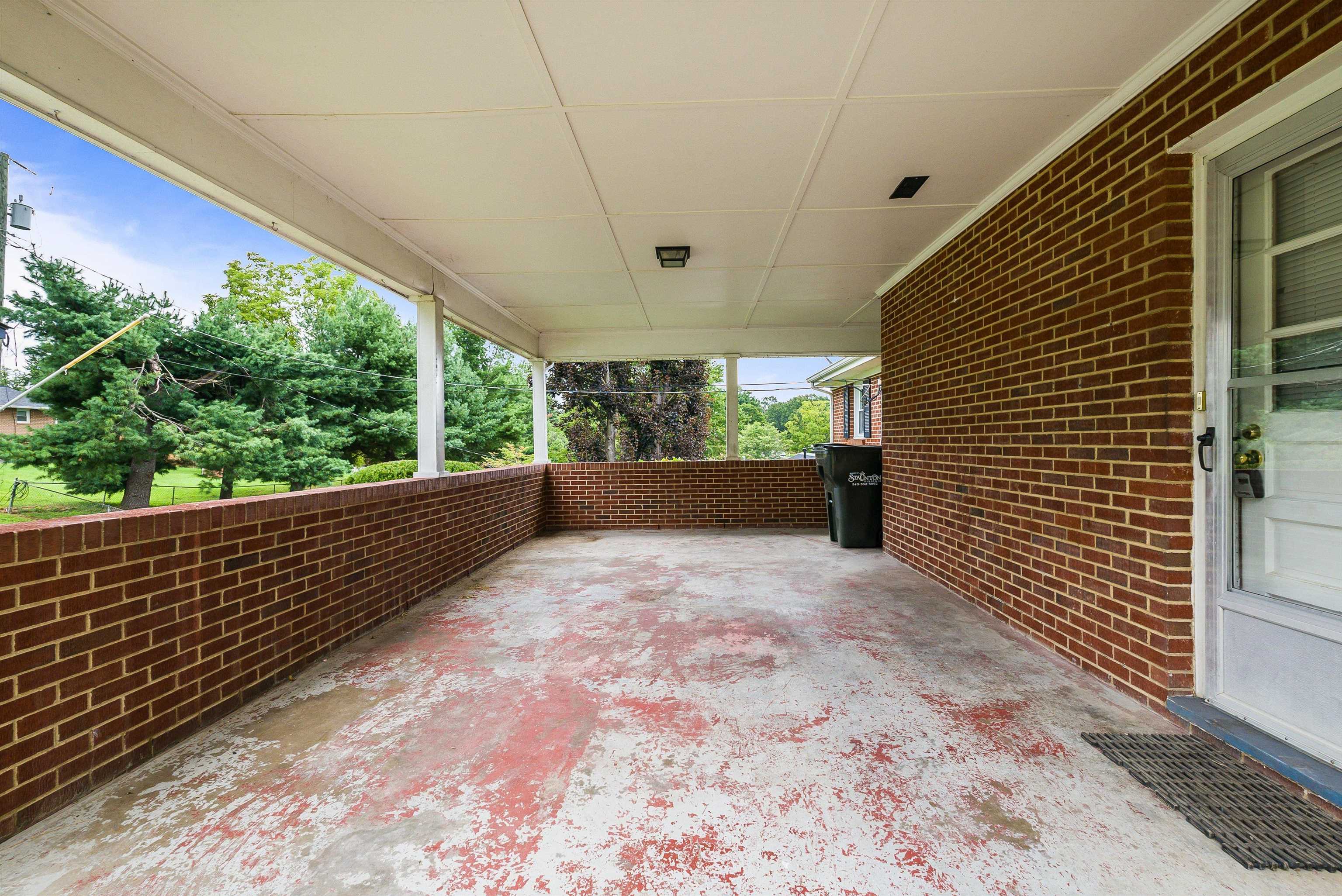 72 Hudson Ave