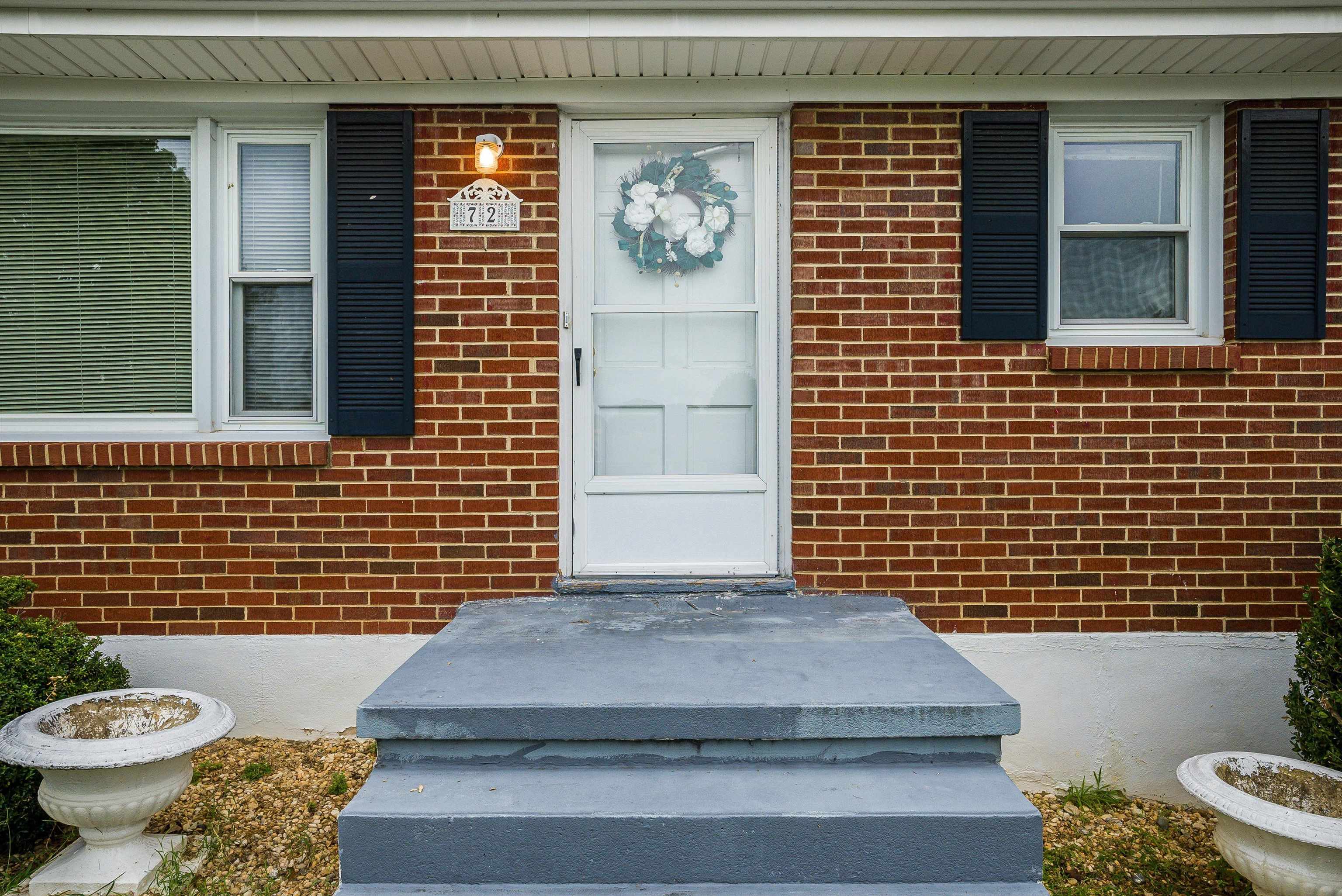 72 Hudson Ave