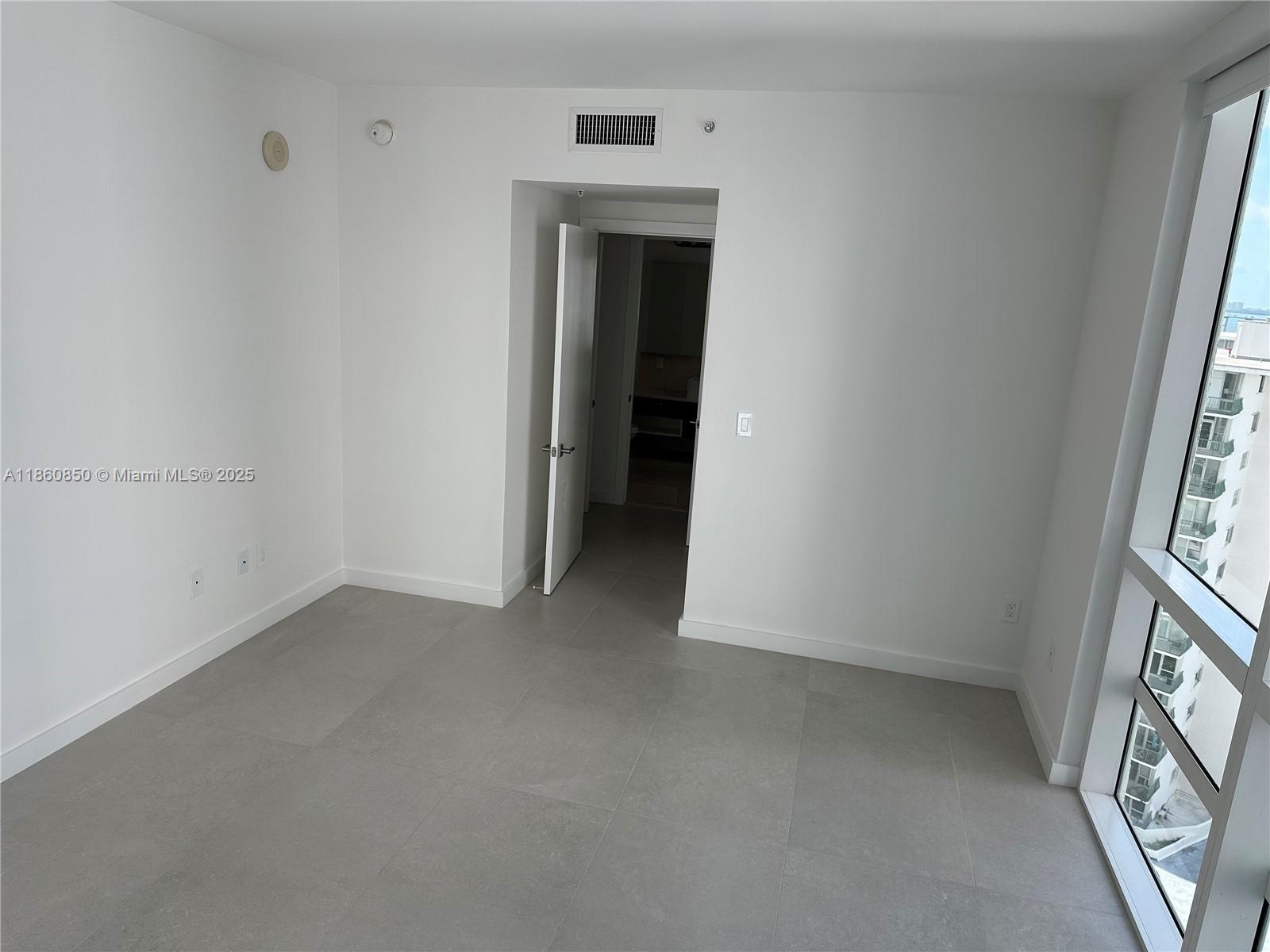 218 SE 14th St #1508, Miami FL 33131