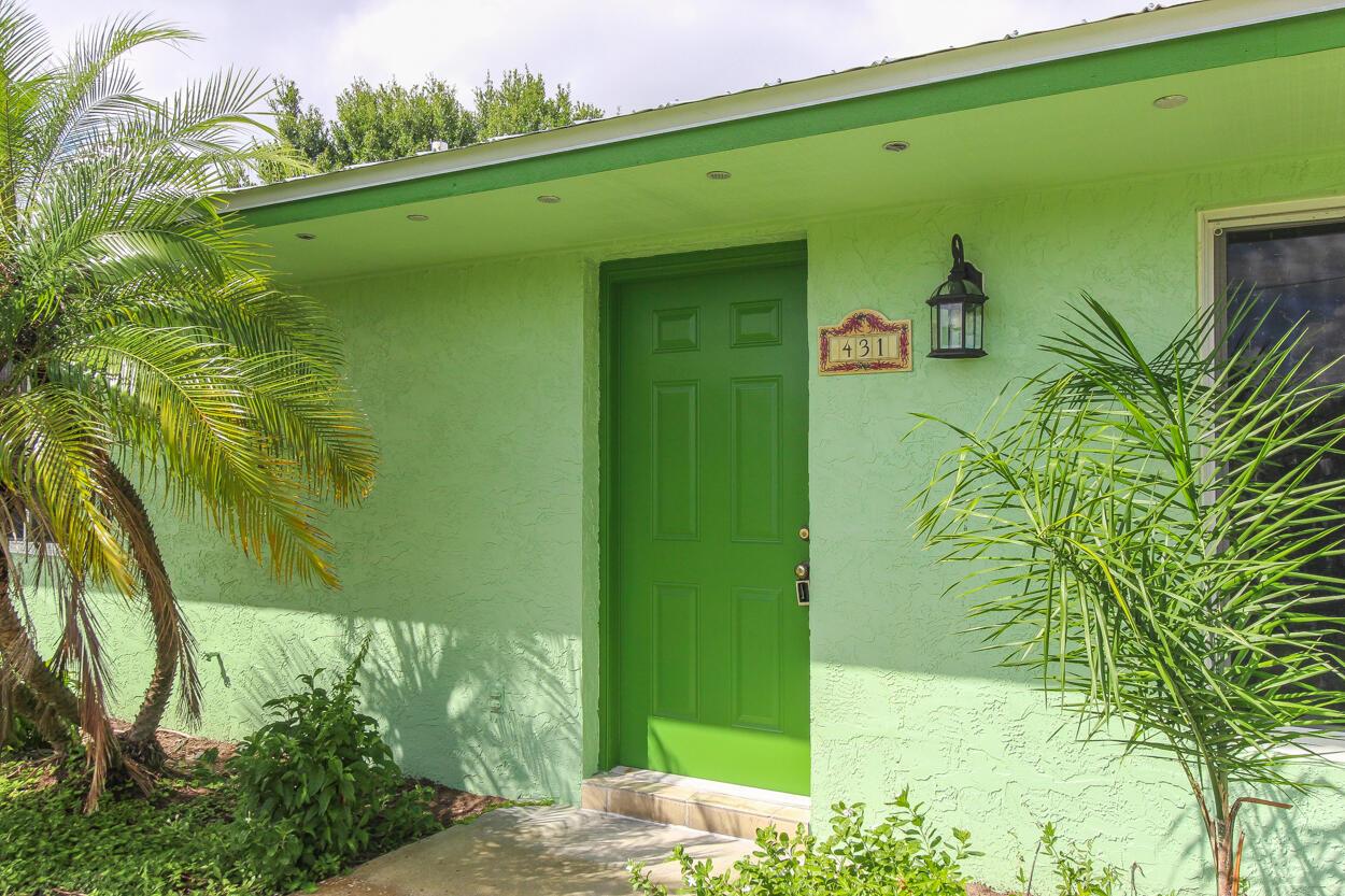 Homes for sale in Jensen Beach, FL | 431 Ne Julia Court, Jensen Beach, FL 34957 | MLS# R11116675