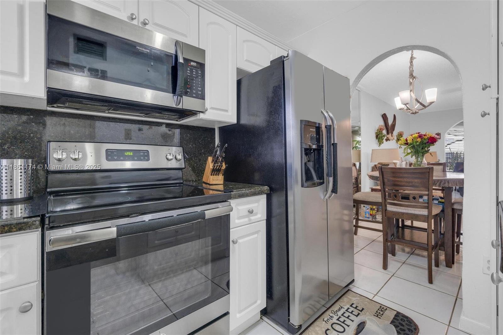 Sunrise Lakes 9 Condo