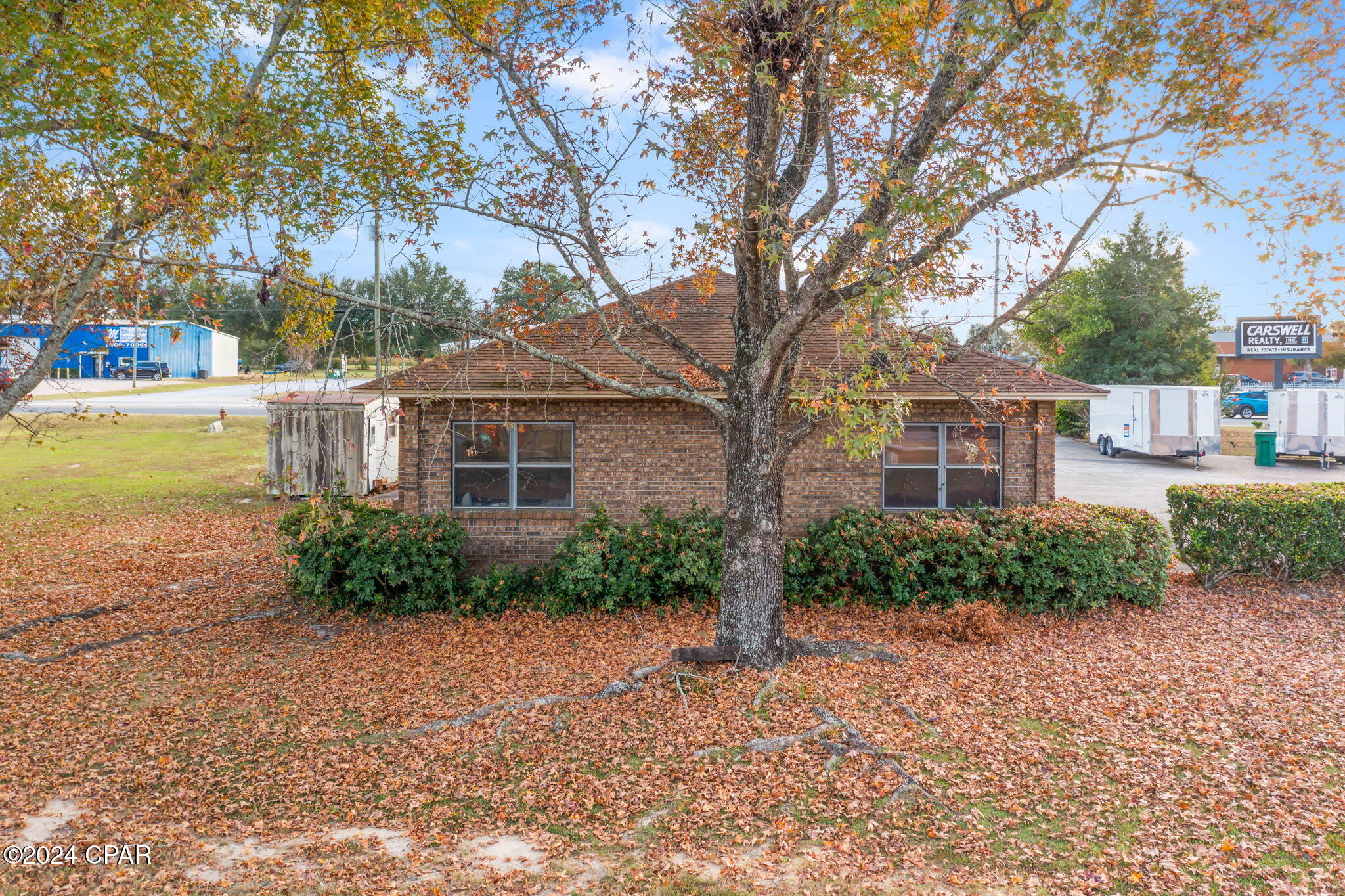 Listing photo id 7 for 1259 Main Street