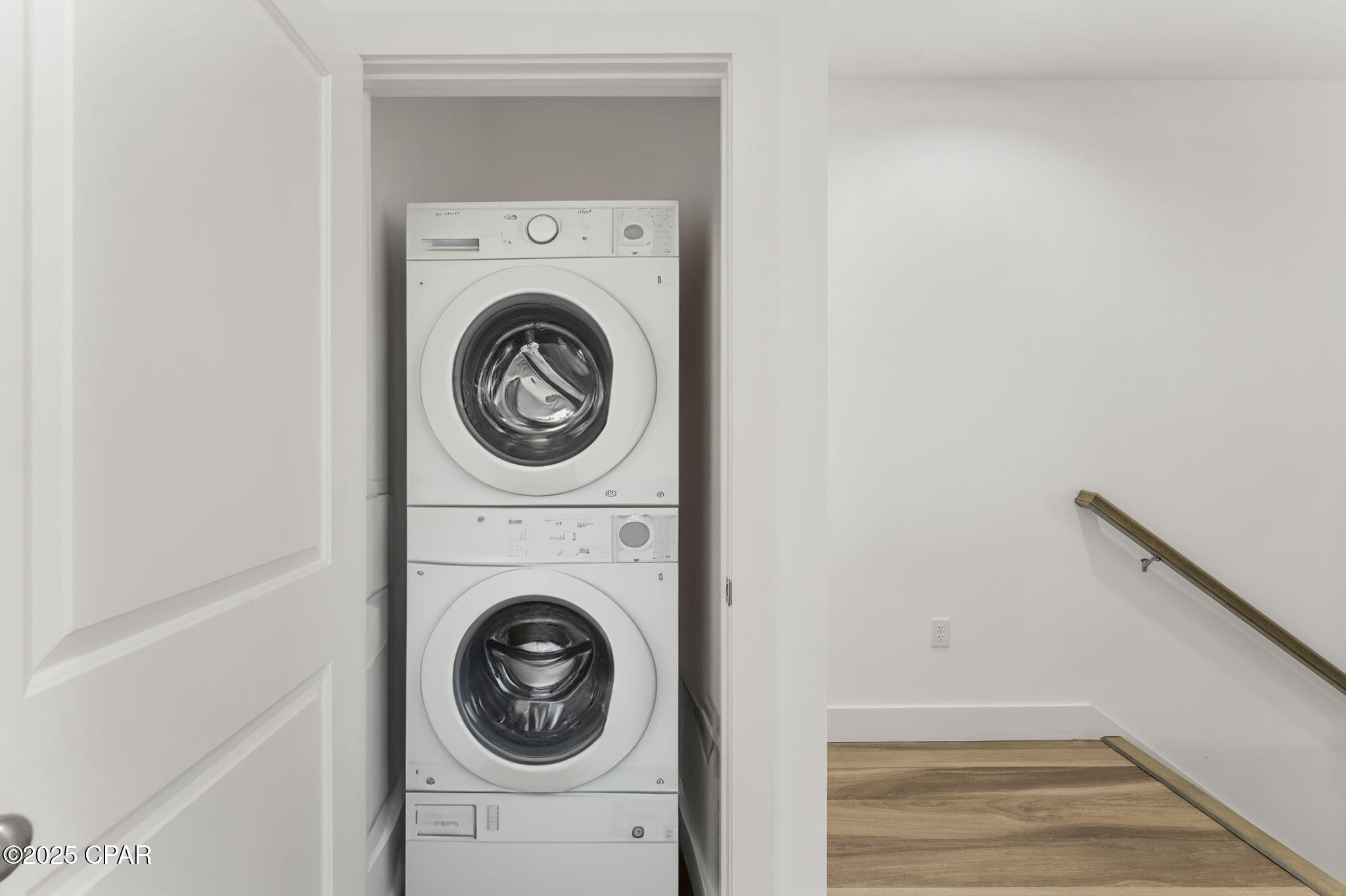 Image 16 For 7025 Patronis Drive