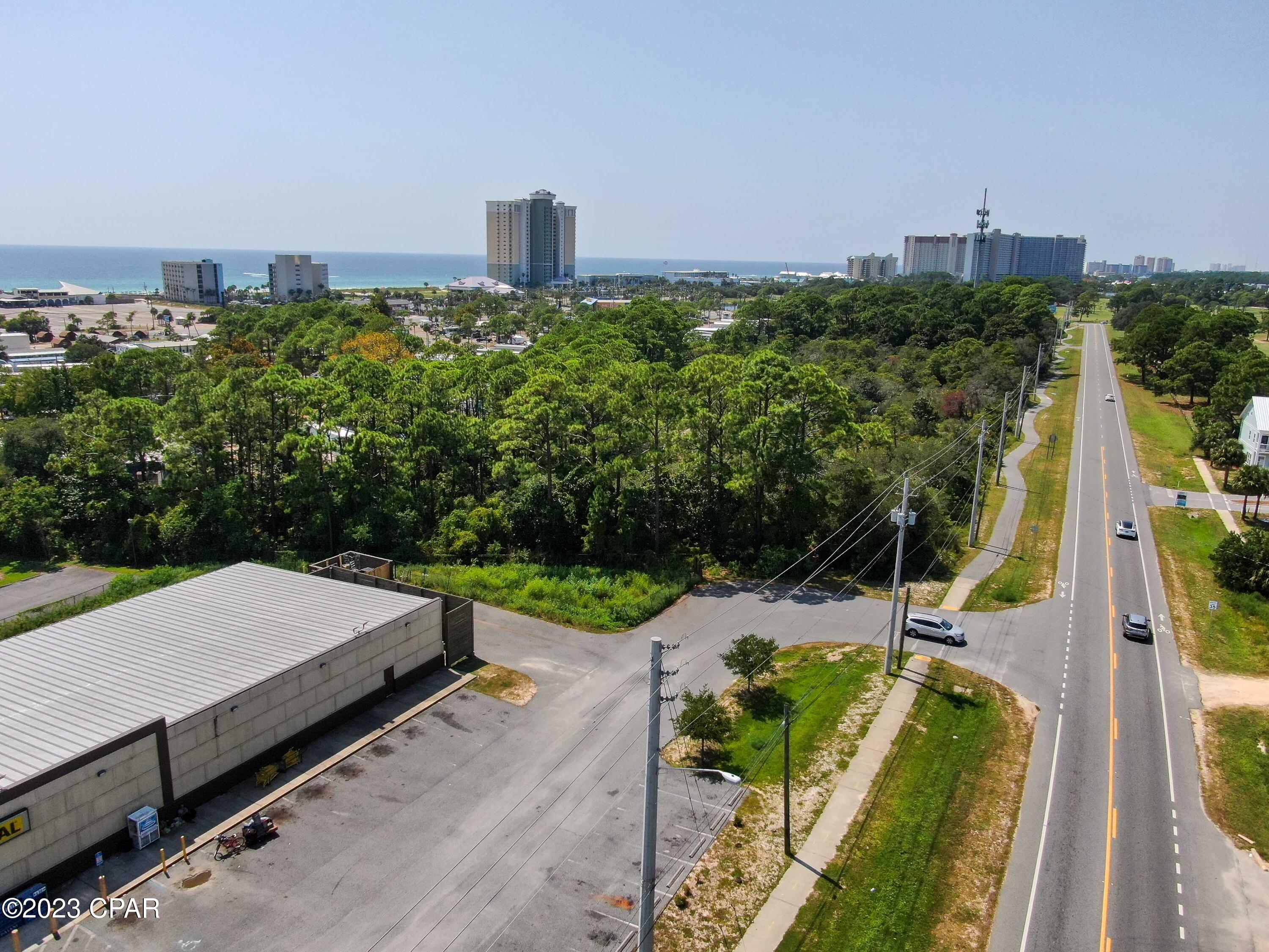 Listing photo id 13 for 9129 Lagoon Drive