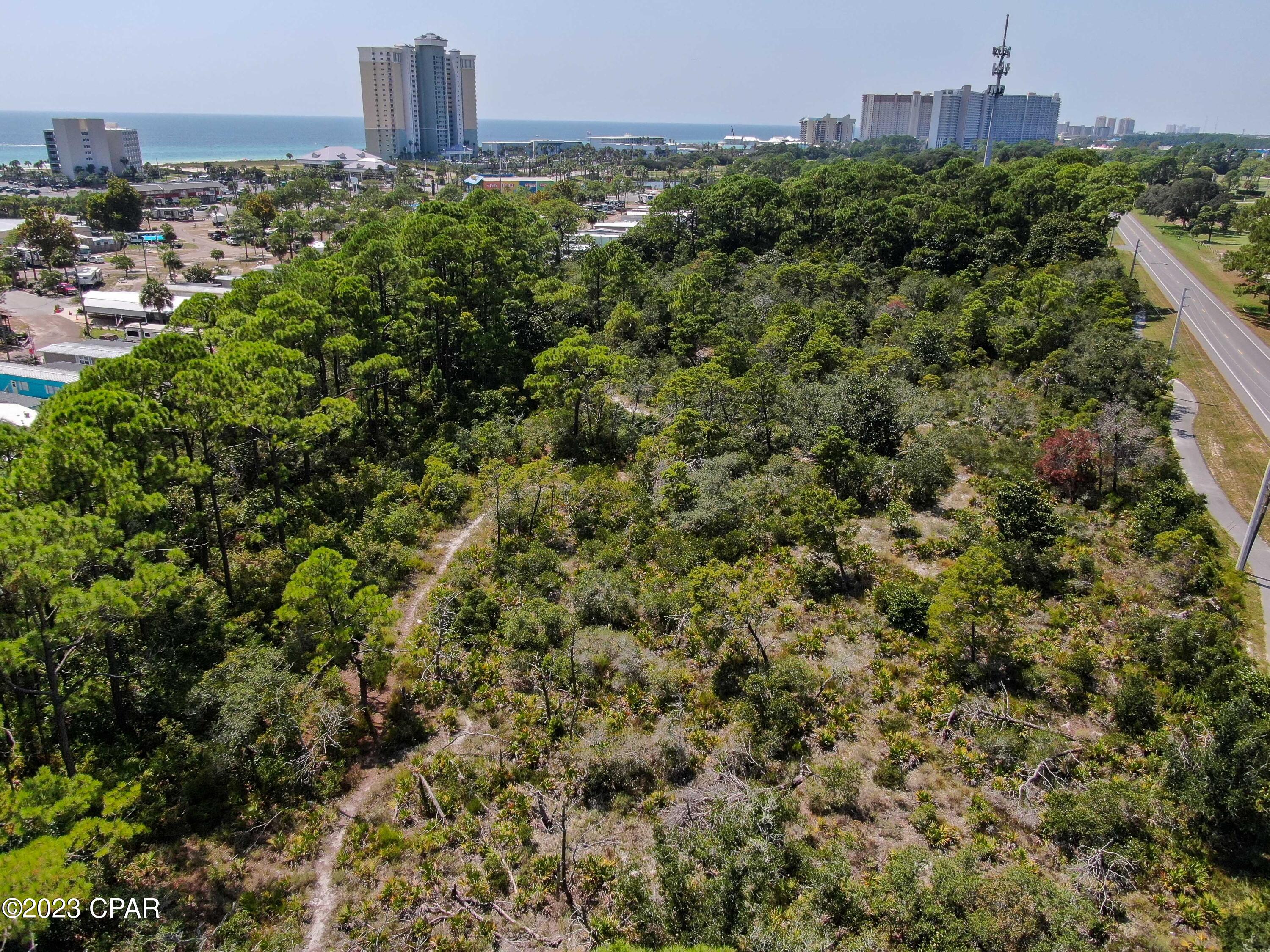 Listing photo id 16 for 9129 Lagoon Drive