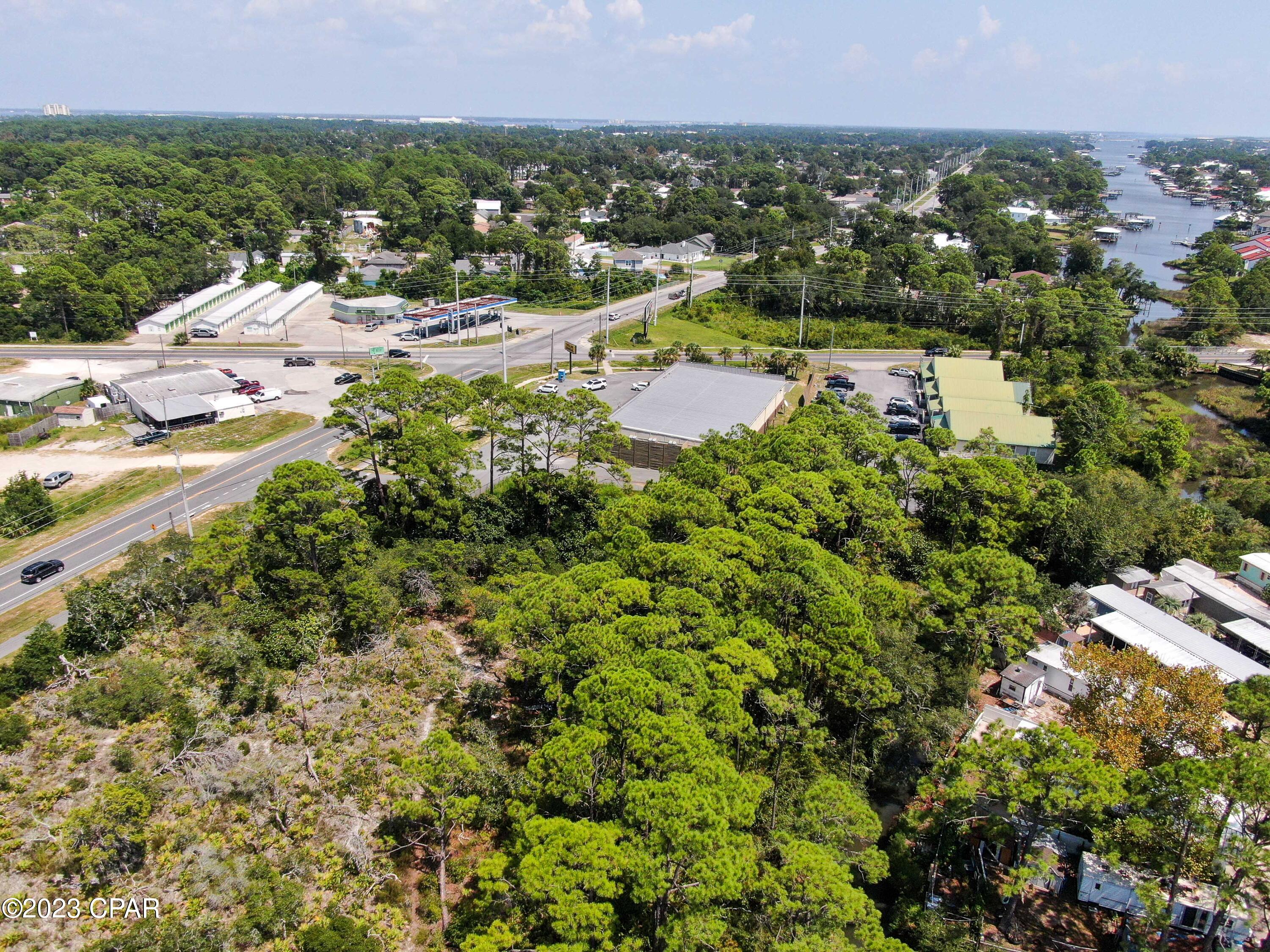 Listing photo id 24 for 9129 Lagoon Drive