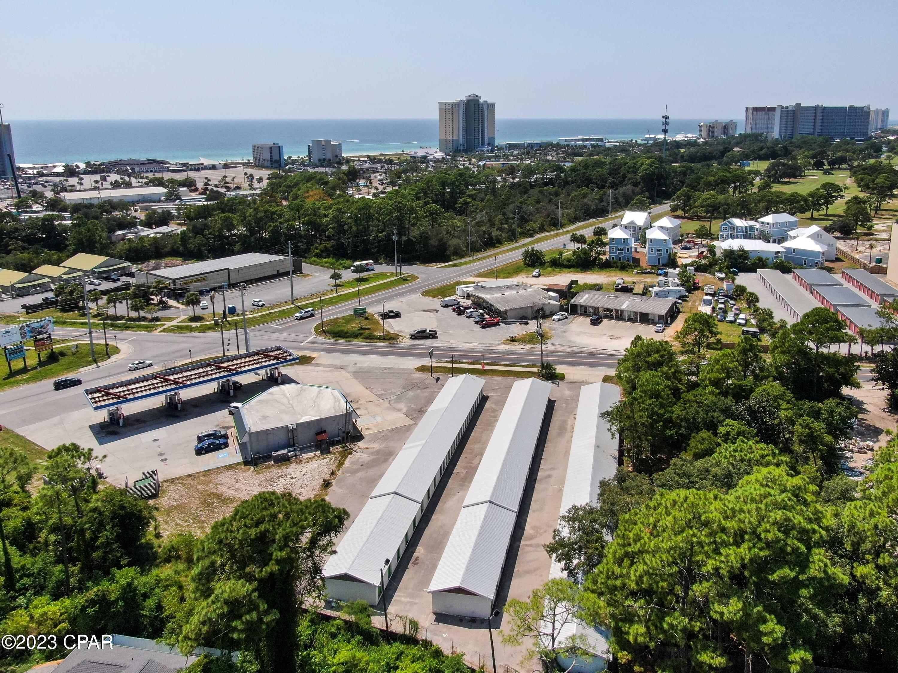 Listing photo id 25 for 9129 Lagoon Drive