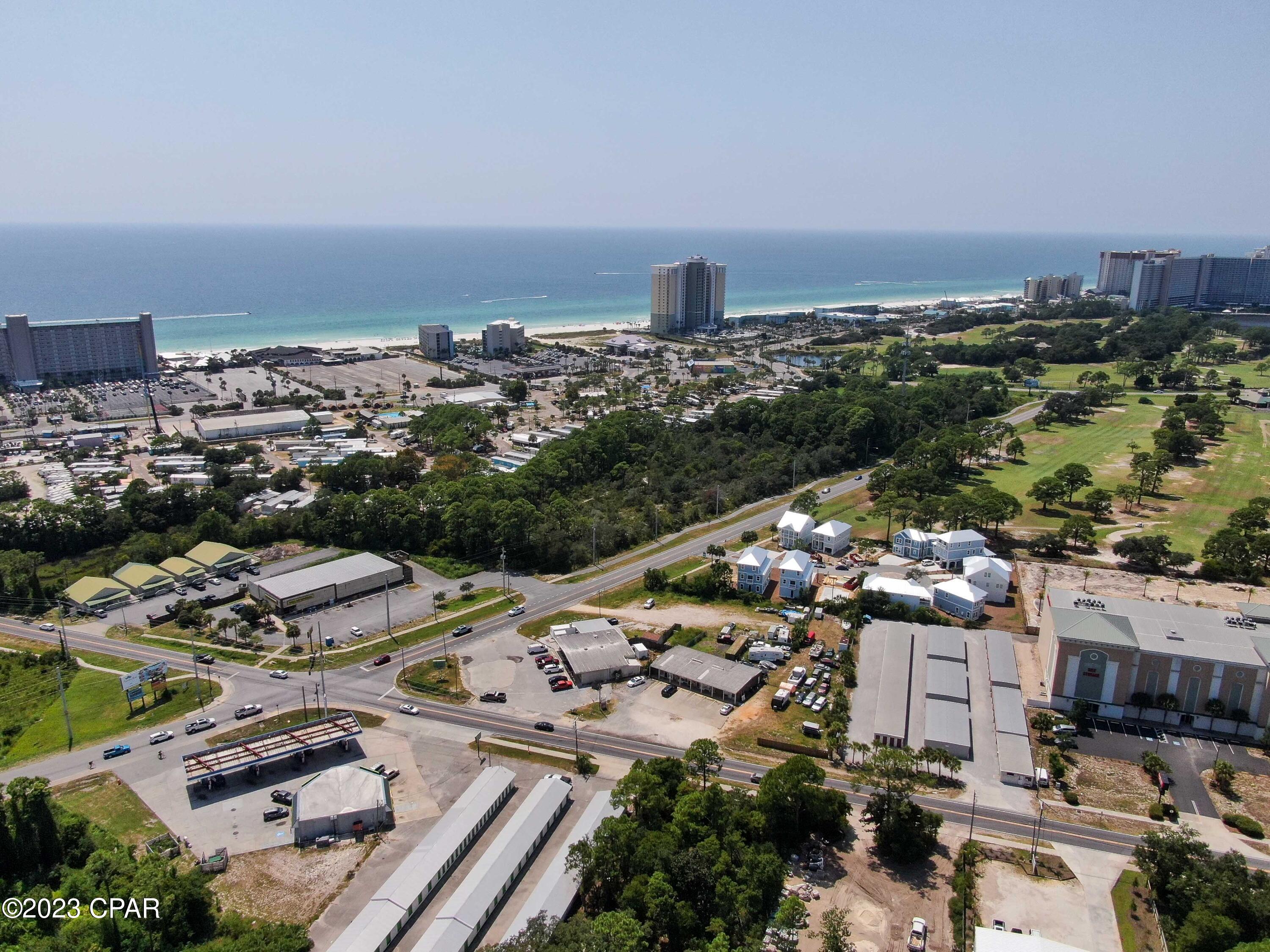 Listing photo id 5 for 9129 Lagoon Drive