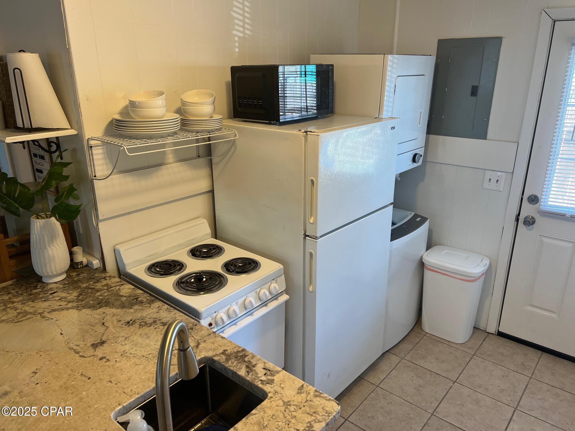 Image 9 For 5900 Sunset Avenue