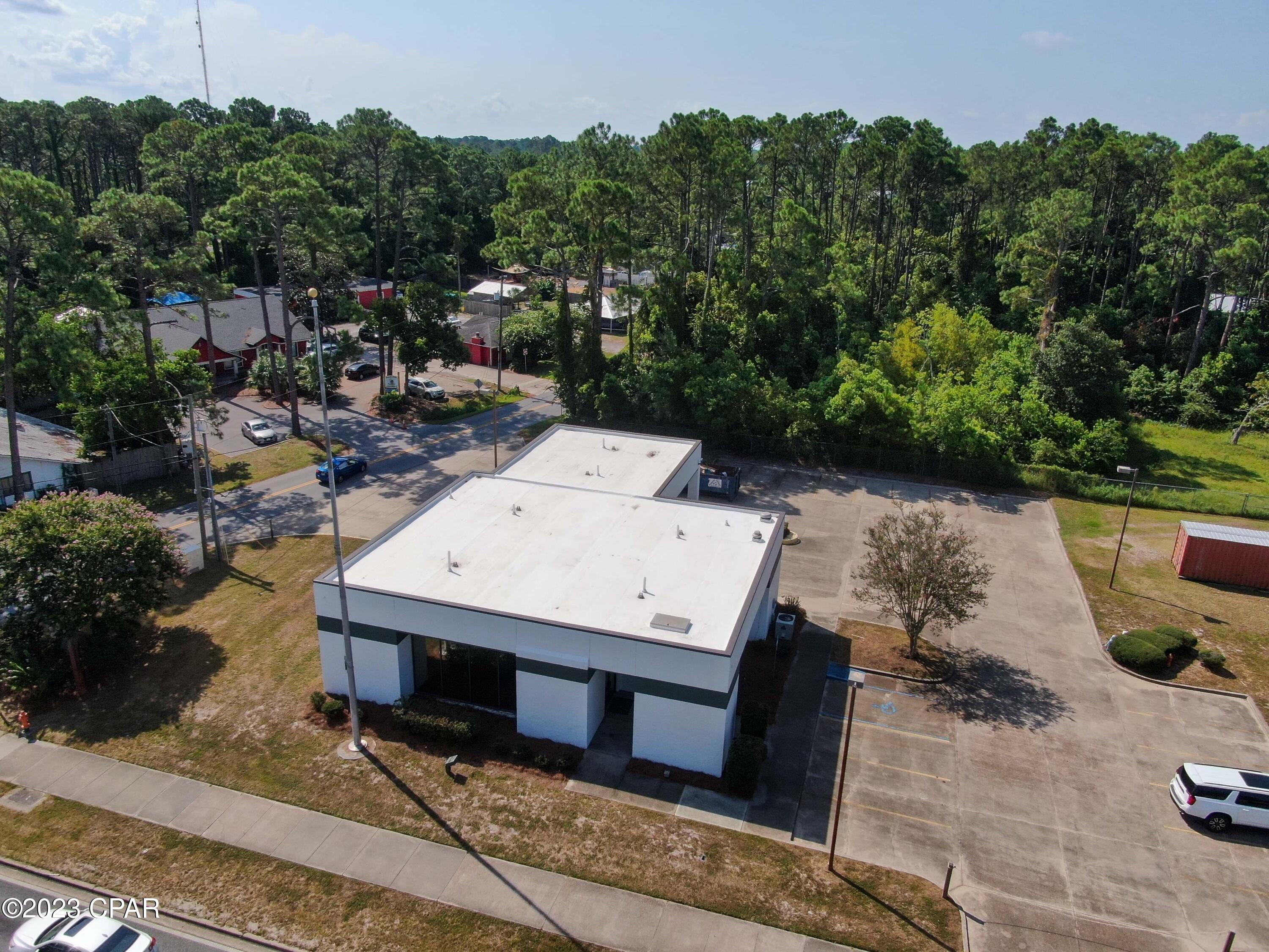 Listing photo id 8 for 9001 Front Beach Road