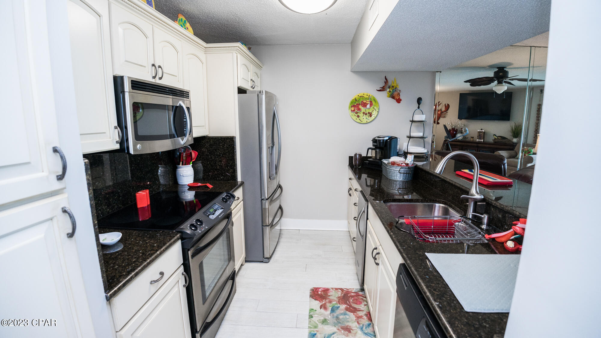 Image 3 For 7205 Thomas Drive E-304