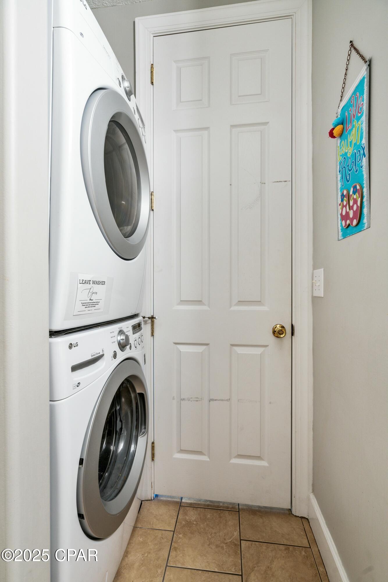 Image 32 For 10611 Front Beach Road 2001