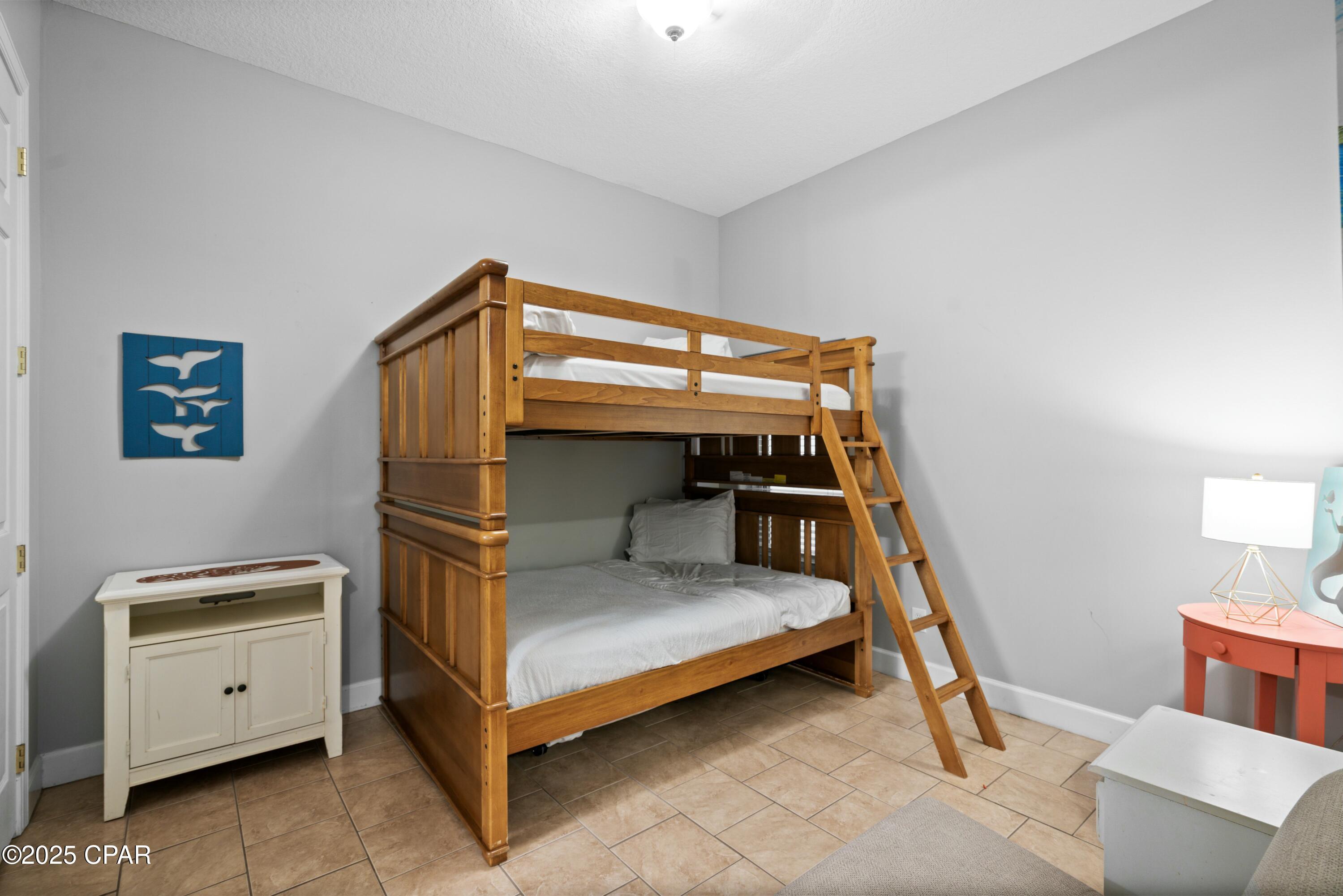 Image 33 For 10611 Front Beach Road 2001