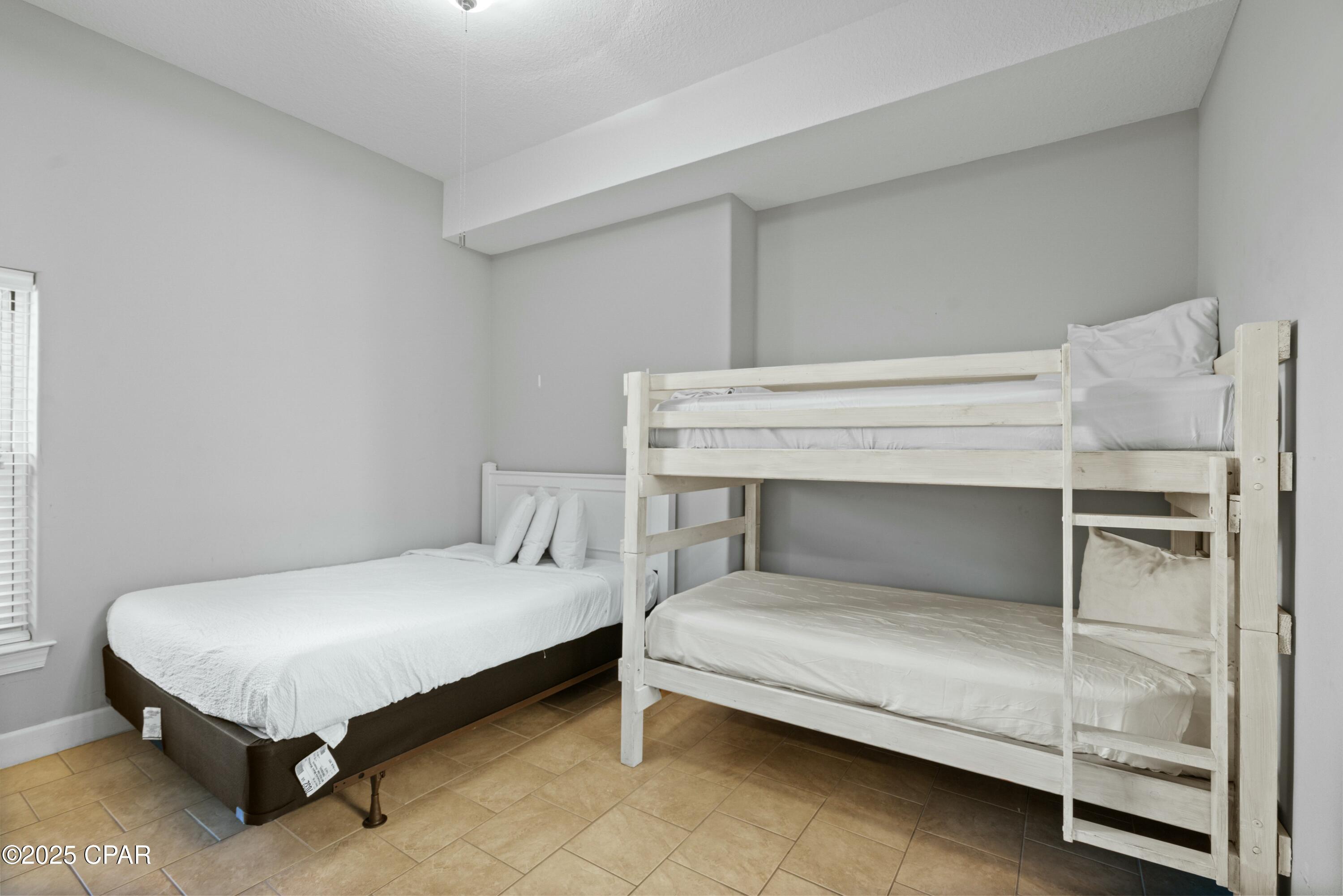 Image 35 For 10611 Front Beach Road 2001