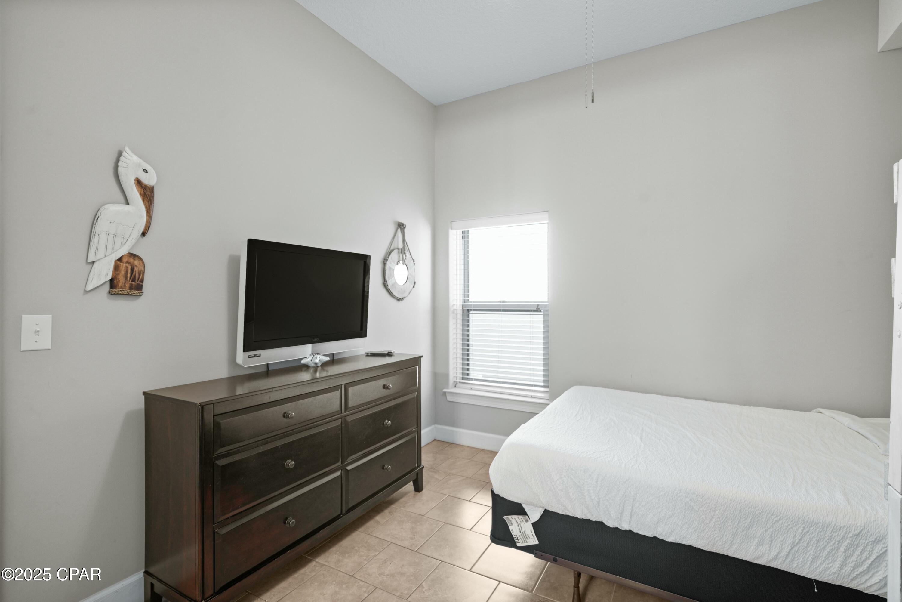 Image 36 For 10611 Front Beach Road 2001