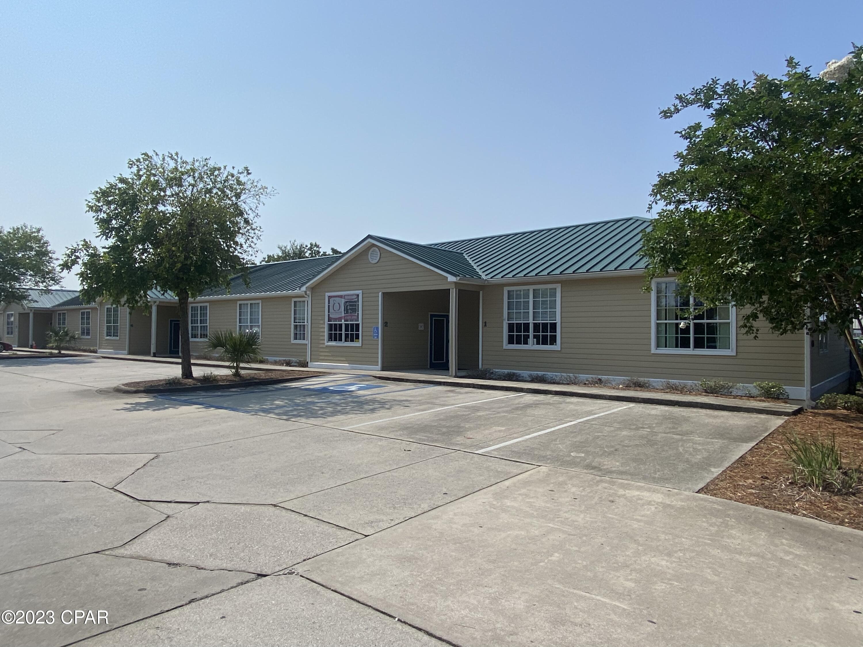 Listing photo id 6 for 2420 Jenks Avenue Avenue