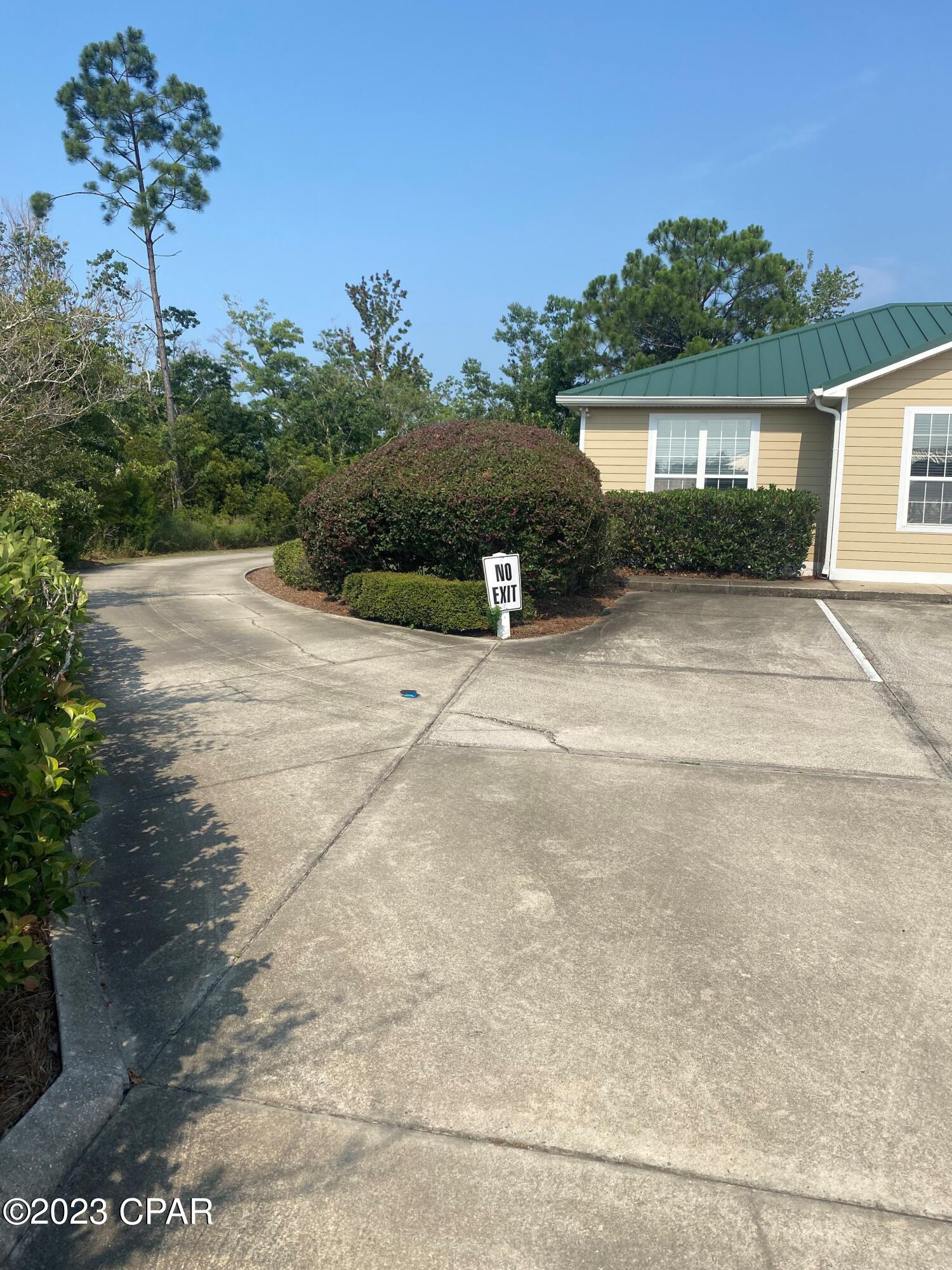 Listing photo id 9 for 2420 Jenks Avenue Avenue