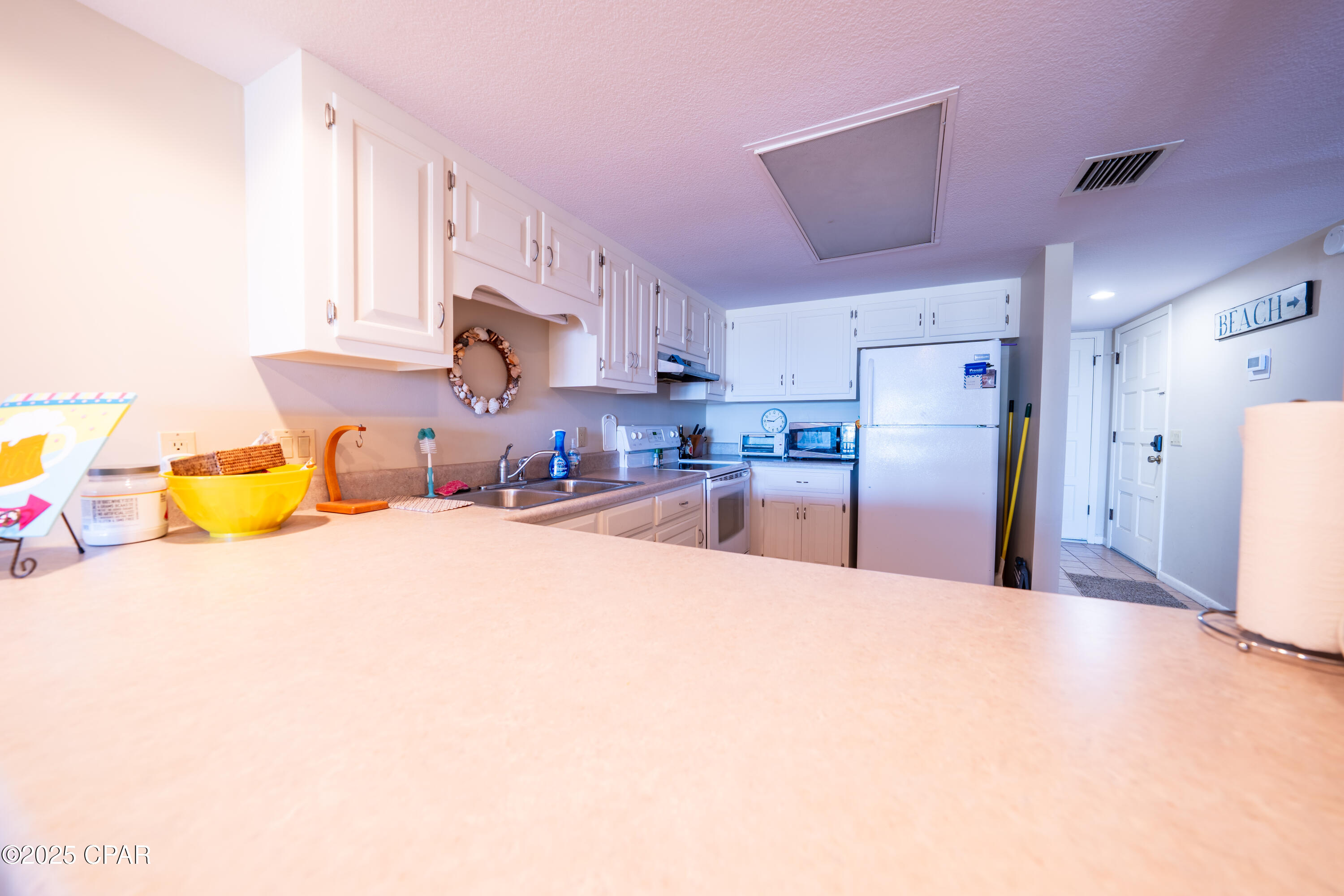 Image 32 For 9614 Beach Boulevard B