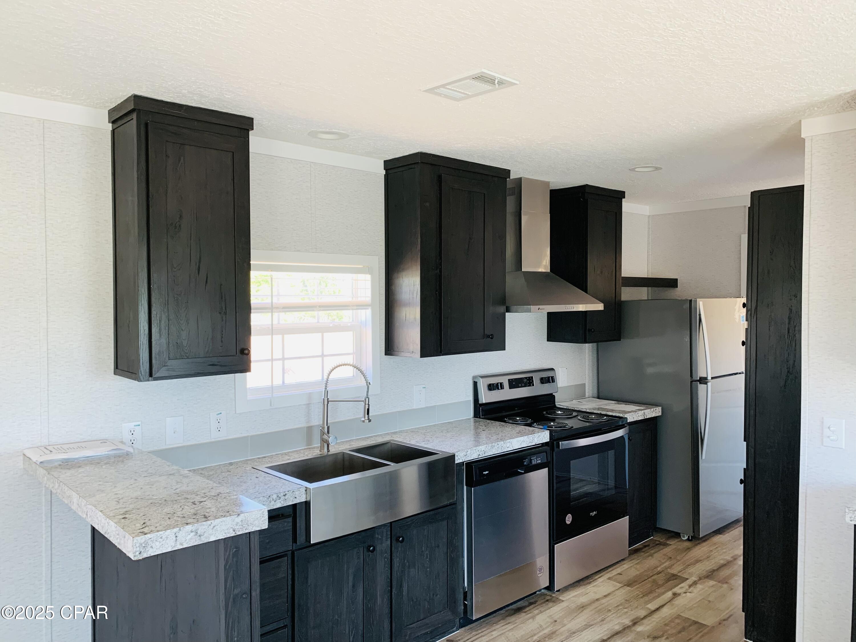 Image 30 For 333 Star Avenue