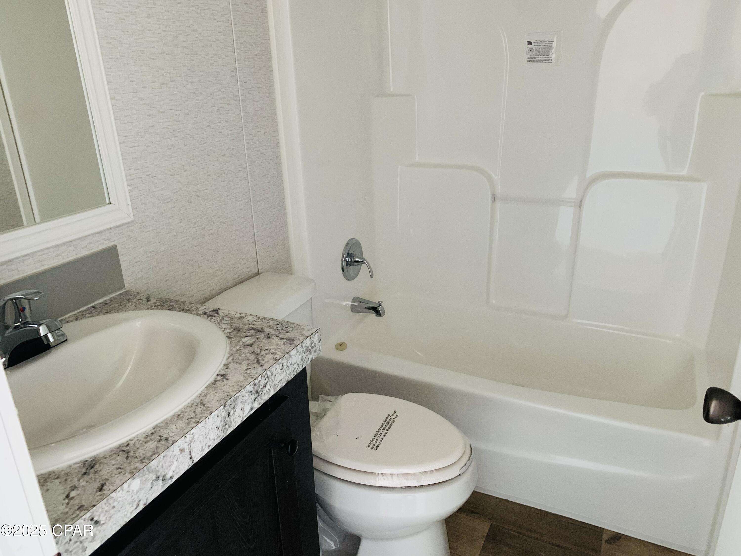 Listing photo id 32 for 333 Star Avenue