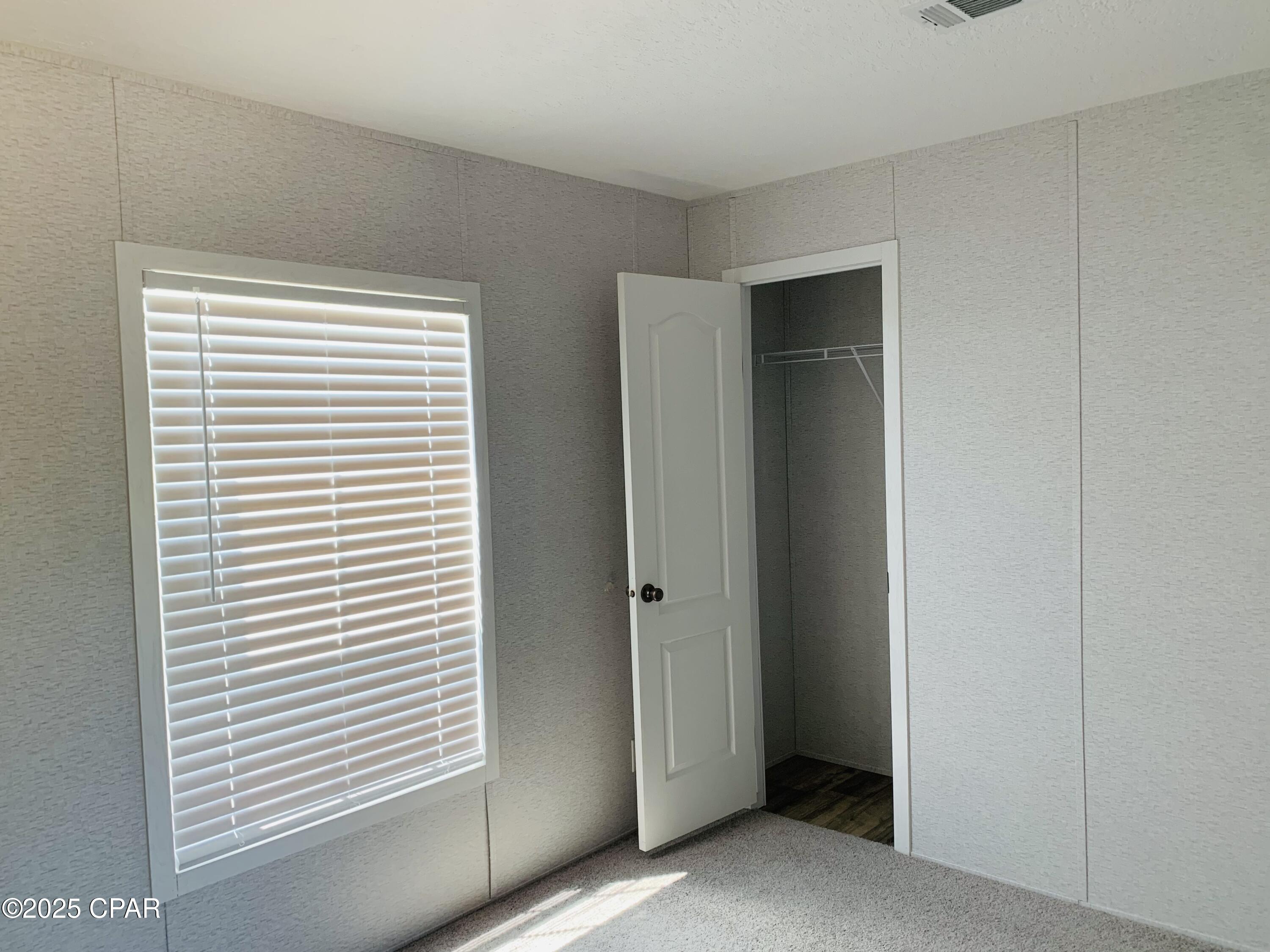 Listing photo id 34 for 333 Star Avenue