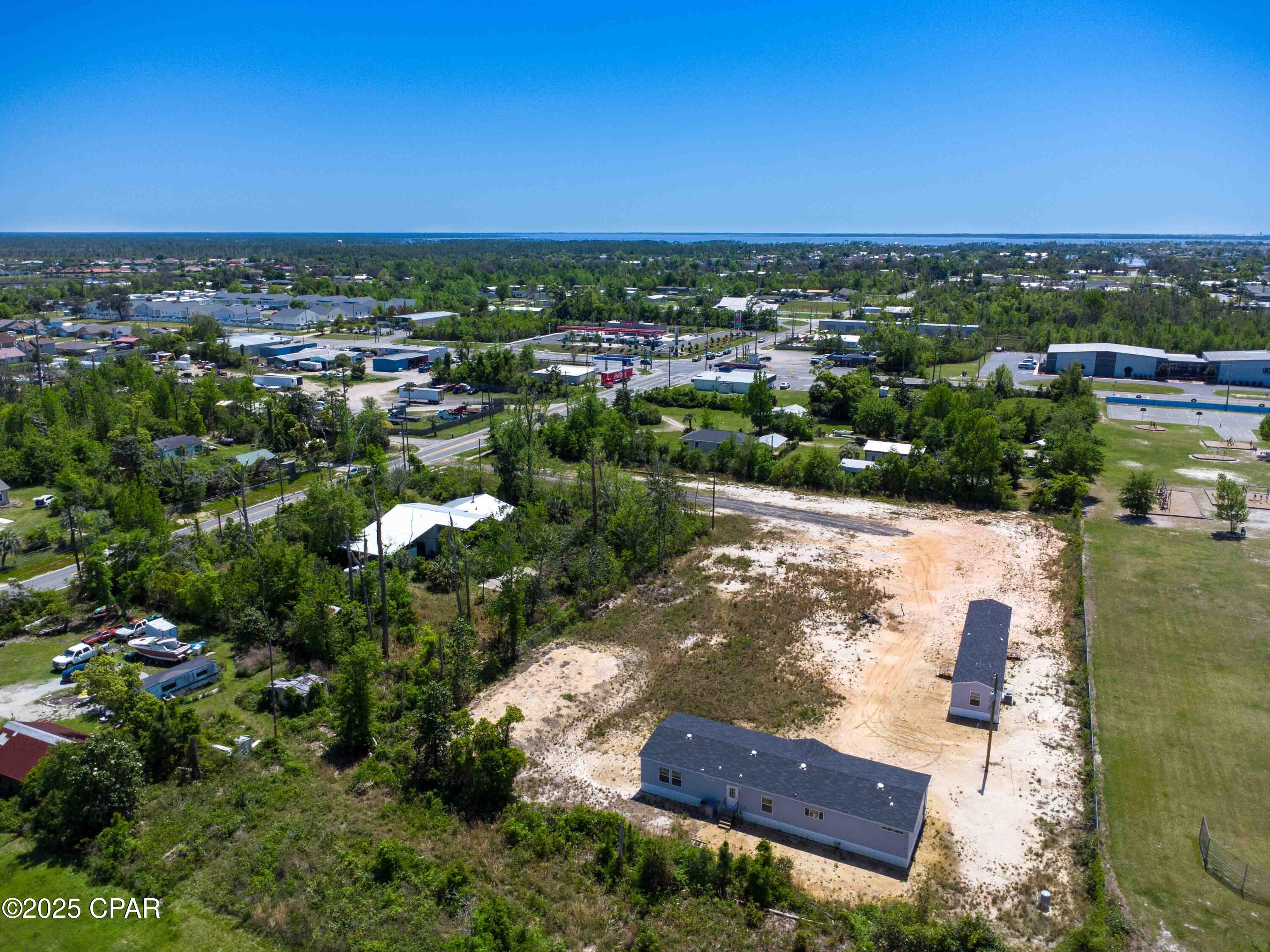 Listing photo id 4 for 333 Star Avenue