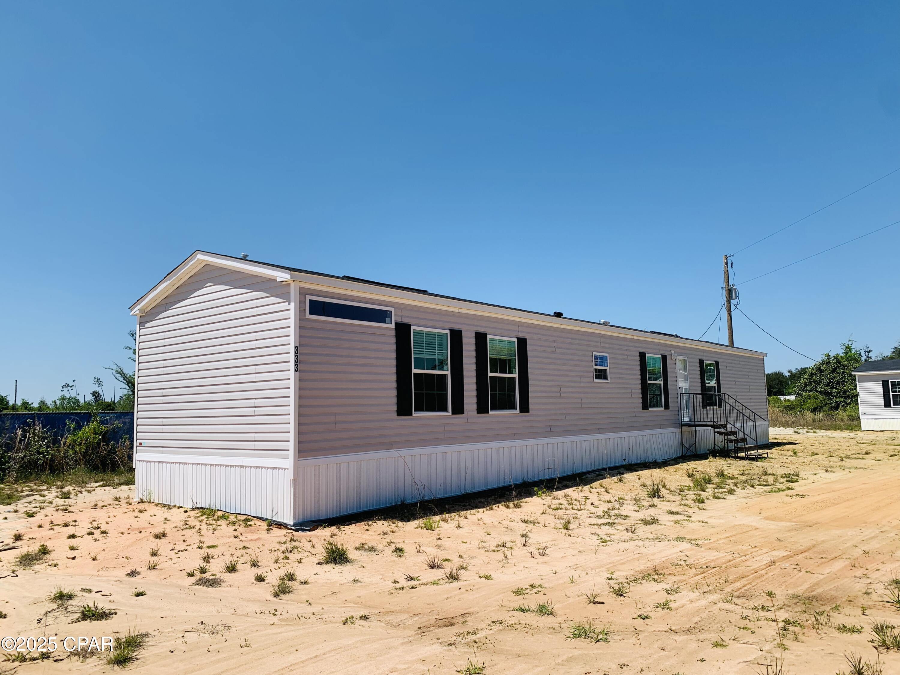 Listing photo id 6 for 333 Star Avenue