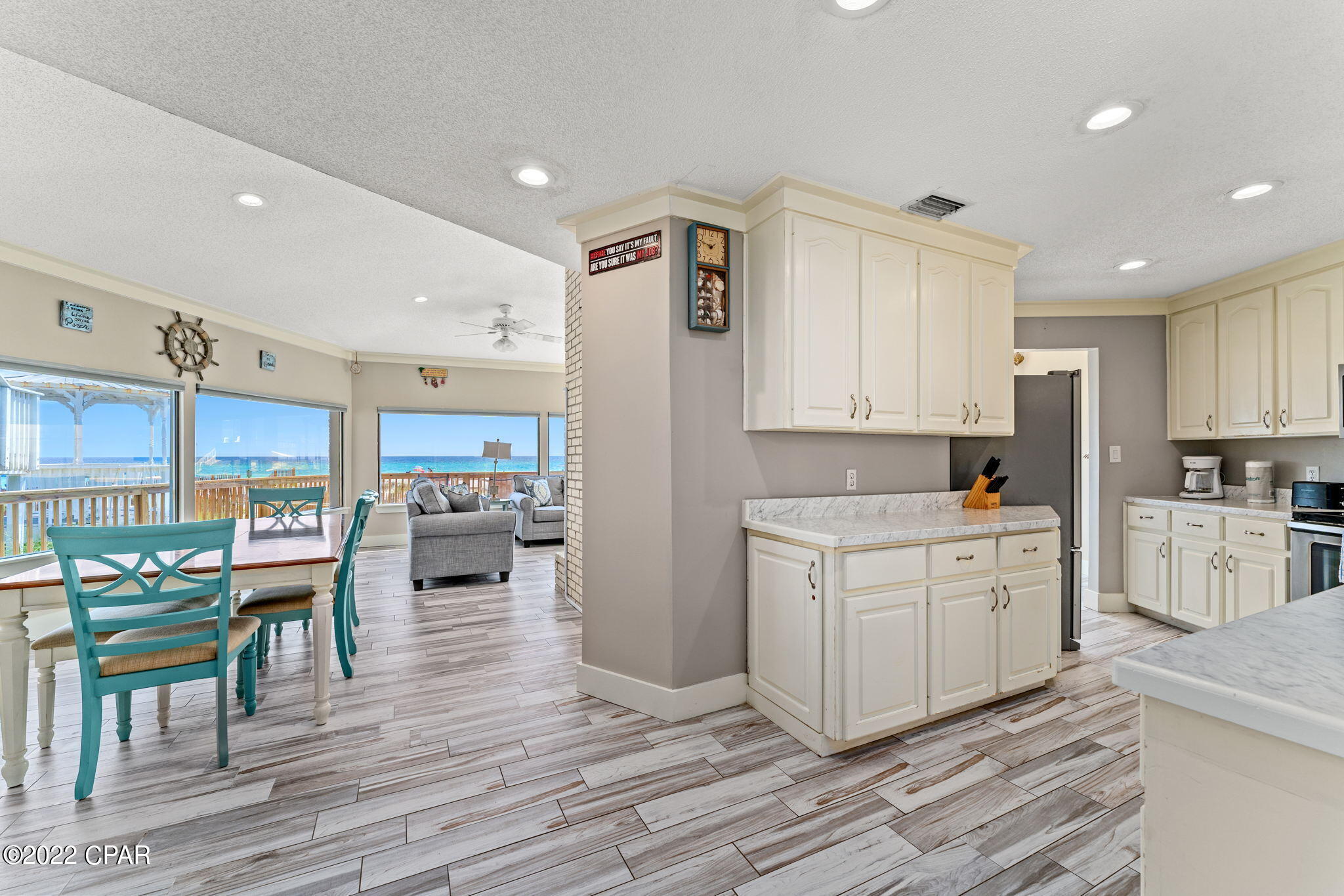 Listing photo id 10 for 4127 Nancee Drive