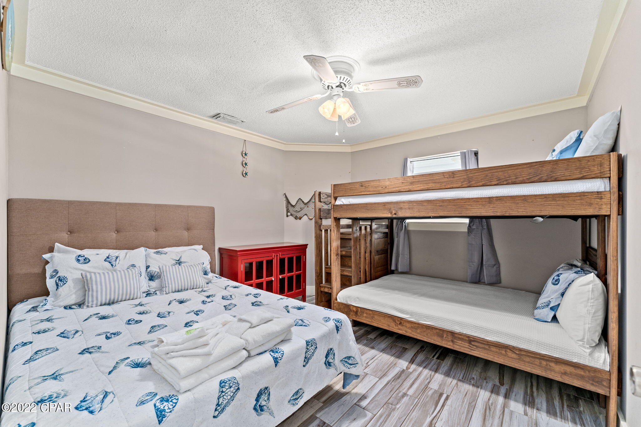 Listing photo id 15 for 4127 Nancee Drive