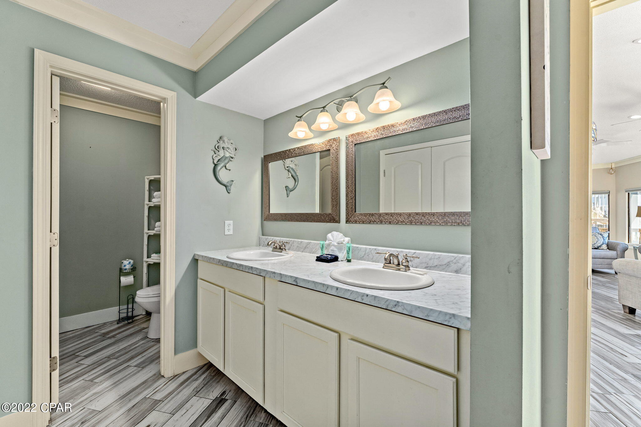 Listing photo id 18 for 4127 Nancee Drive