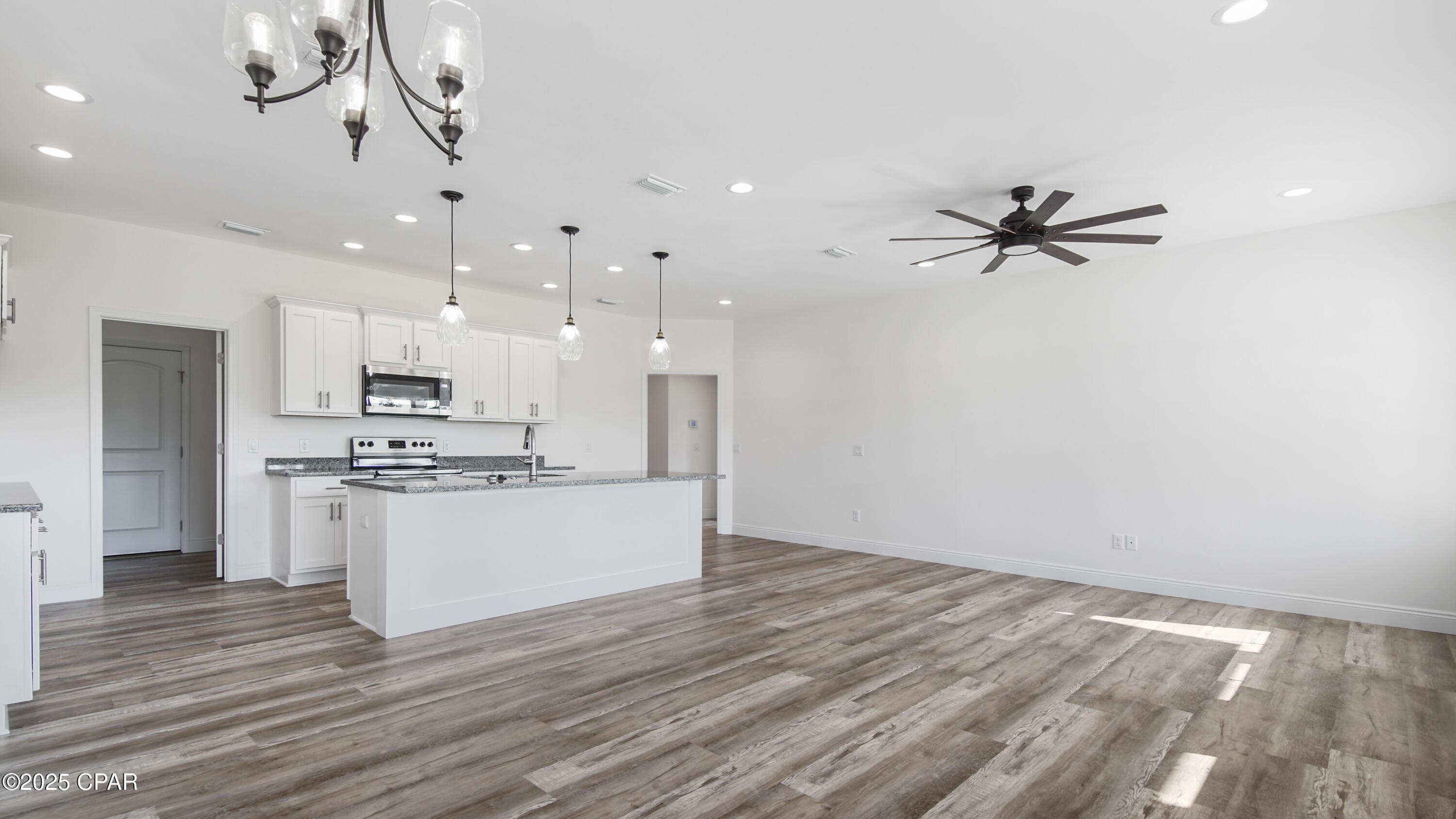 Image 12 For 915 Plantation Drive