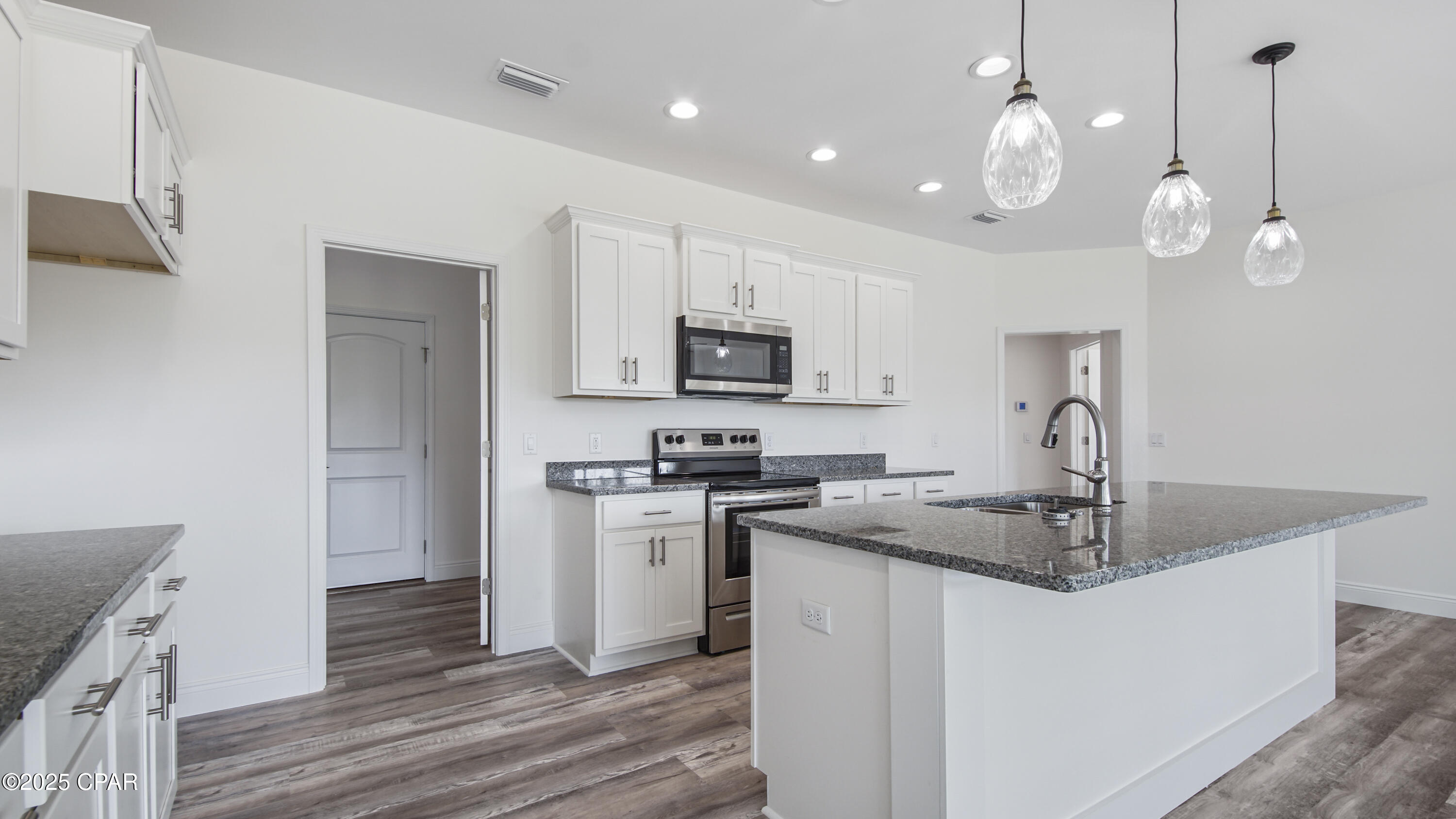 Image 13 For 915 Plantation Drive