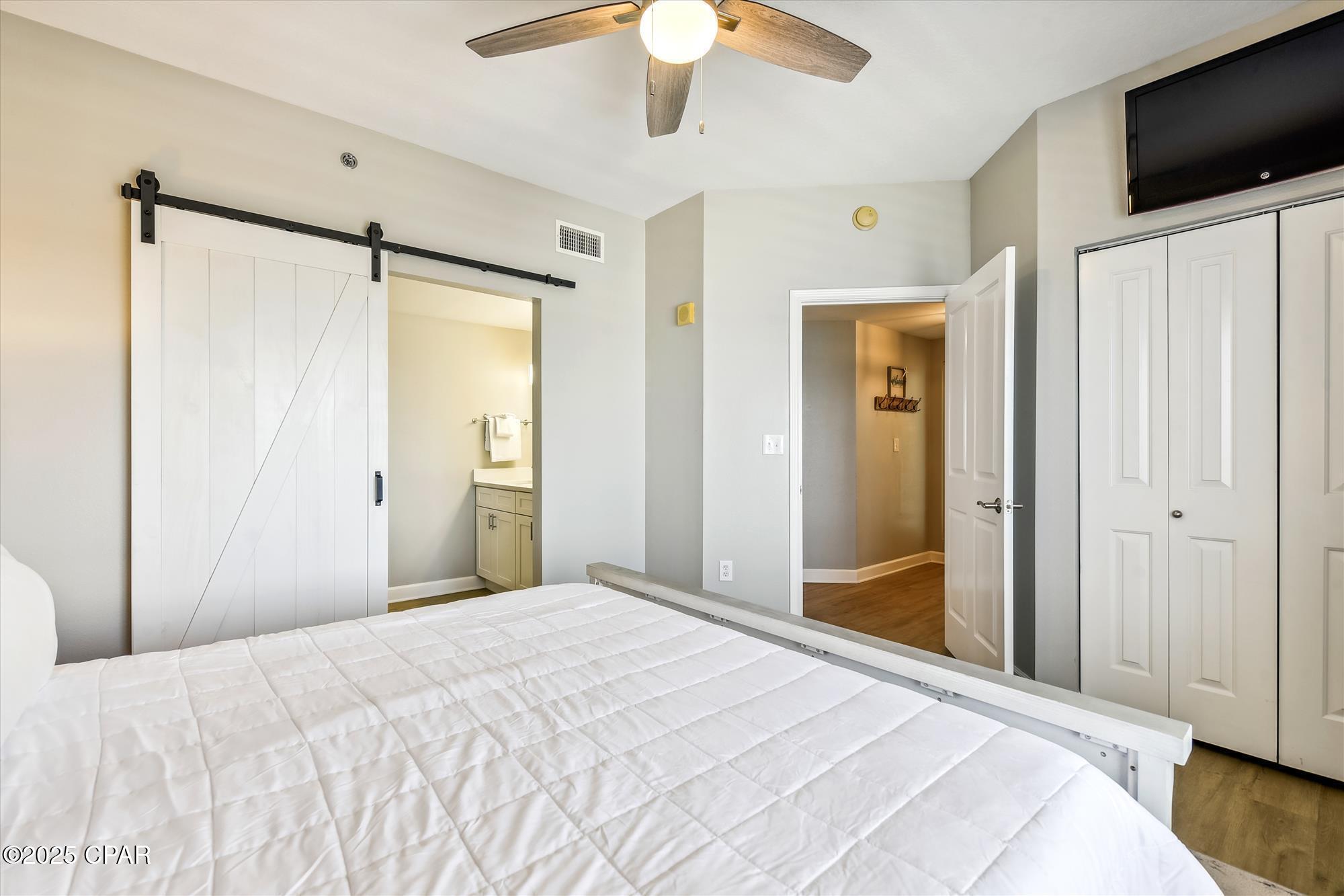 Image 18 For 9900 Thomas Drive 2028