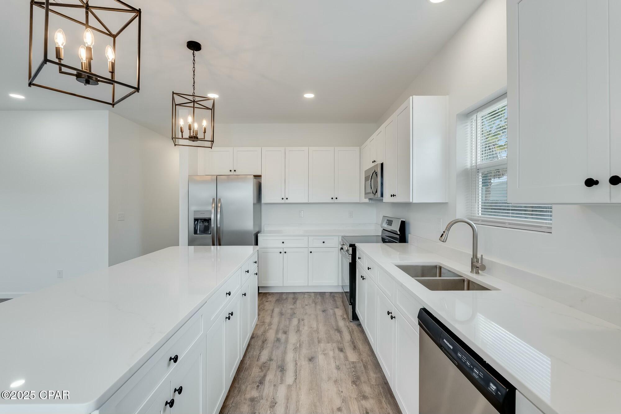 Image 6 For 521 Kraft Avenue