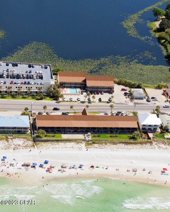 Listing photo id 7 for 16621 Front Beach Road