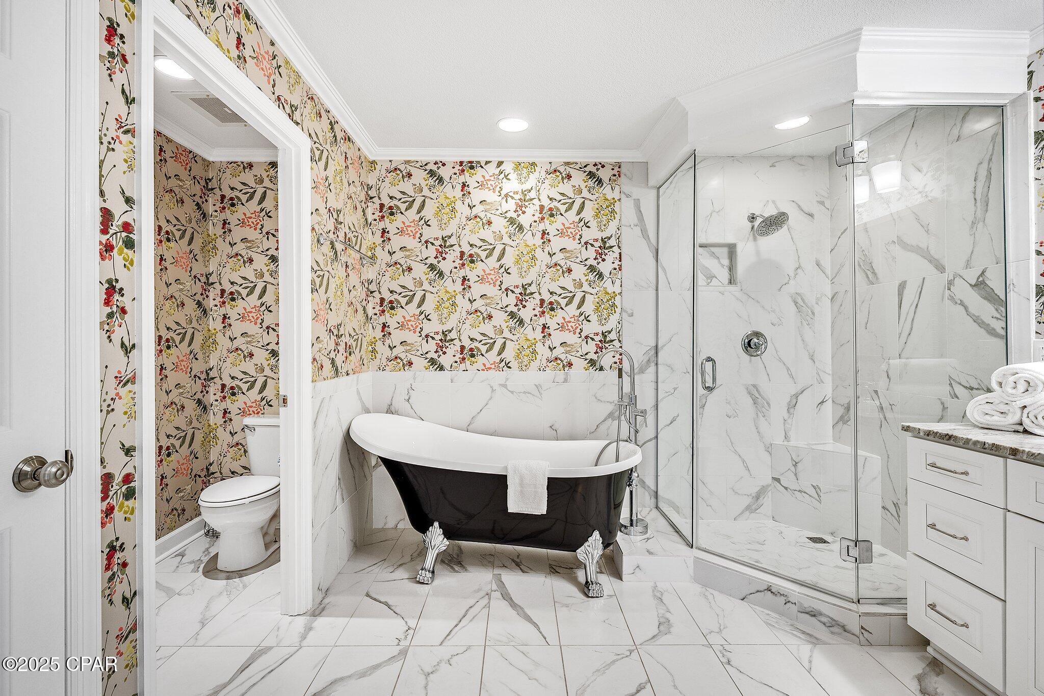 Listing photo id 36 for 6627 Thomas Drive 301