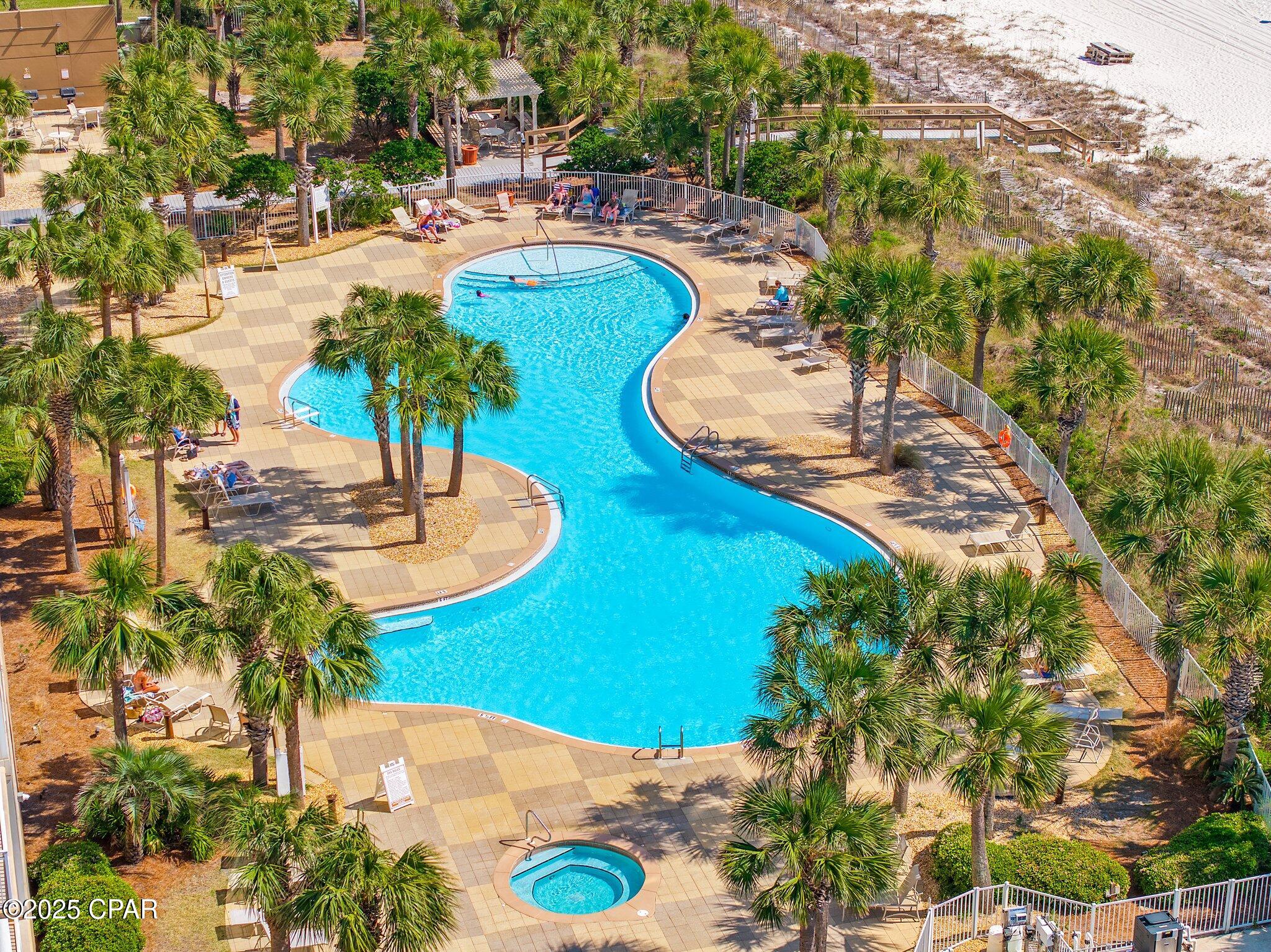 Listing photo id 47 for 6627 Thomas Drive 301