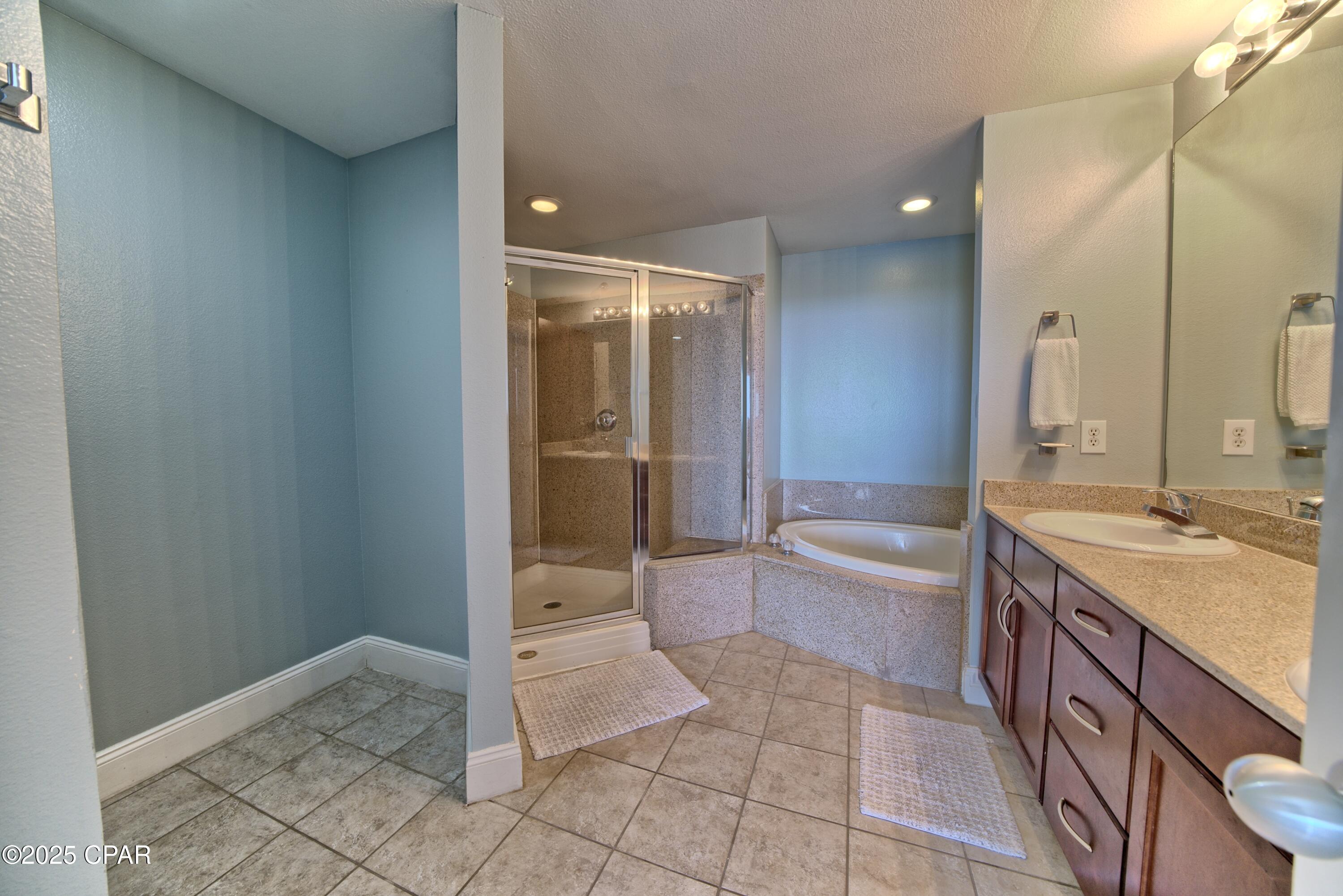 Image 14 For 9902 Thomas Drive 1431