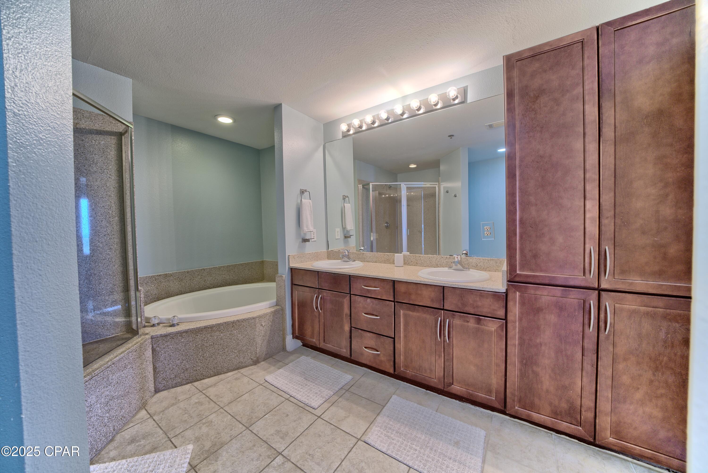 Image 15 For 9902 Thomas Drive 1431