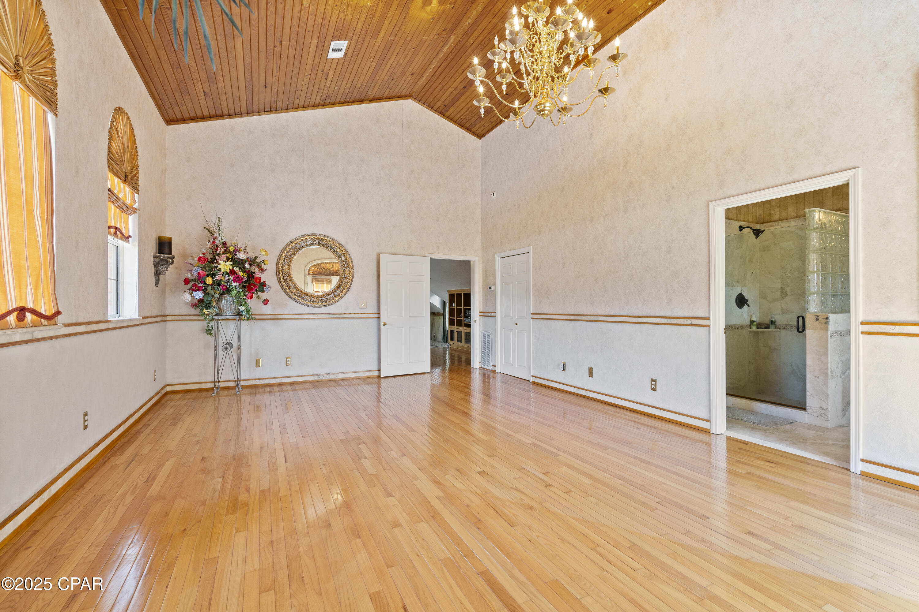 Image 66 For 364 Walton Way