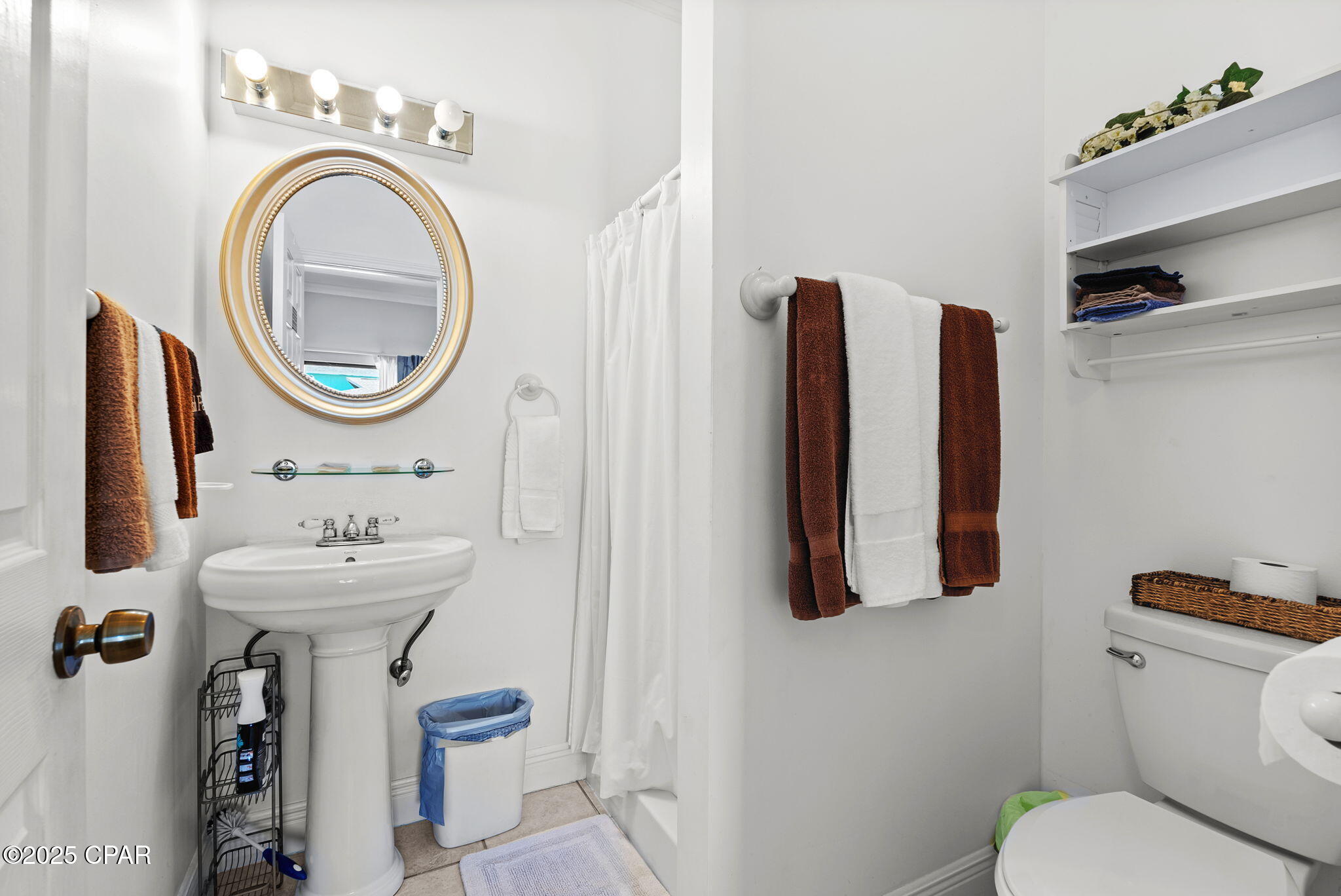 Listing photo id 38 for 8614 Surf Drive