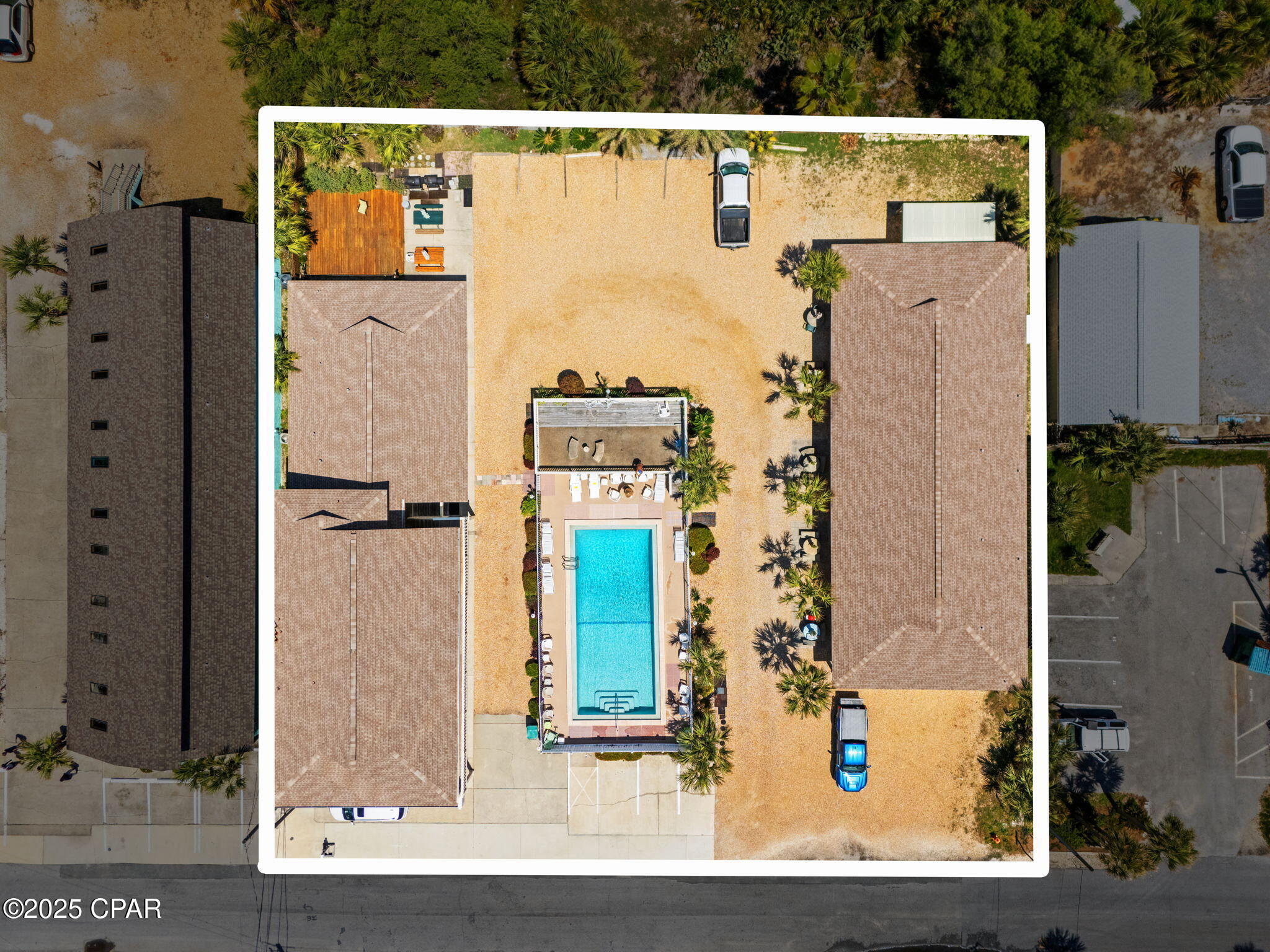 Listing photo id 6 for 8614 Surf Drive