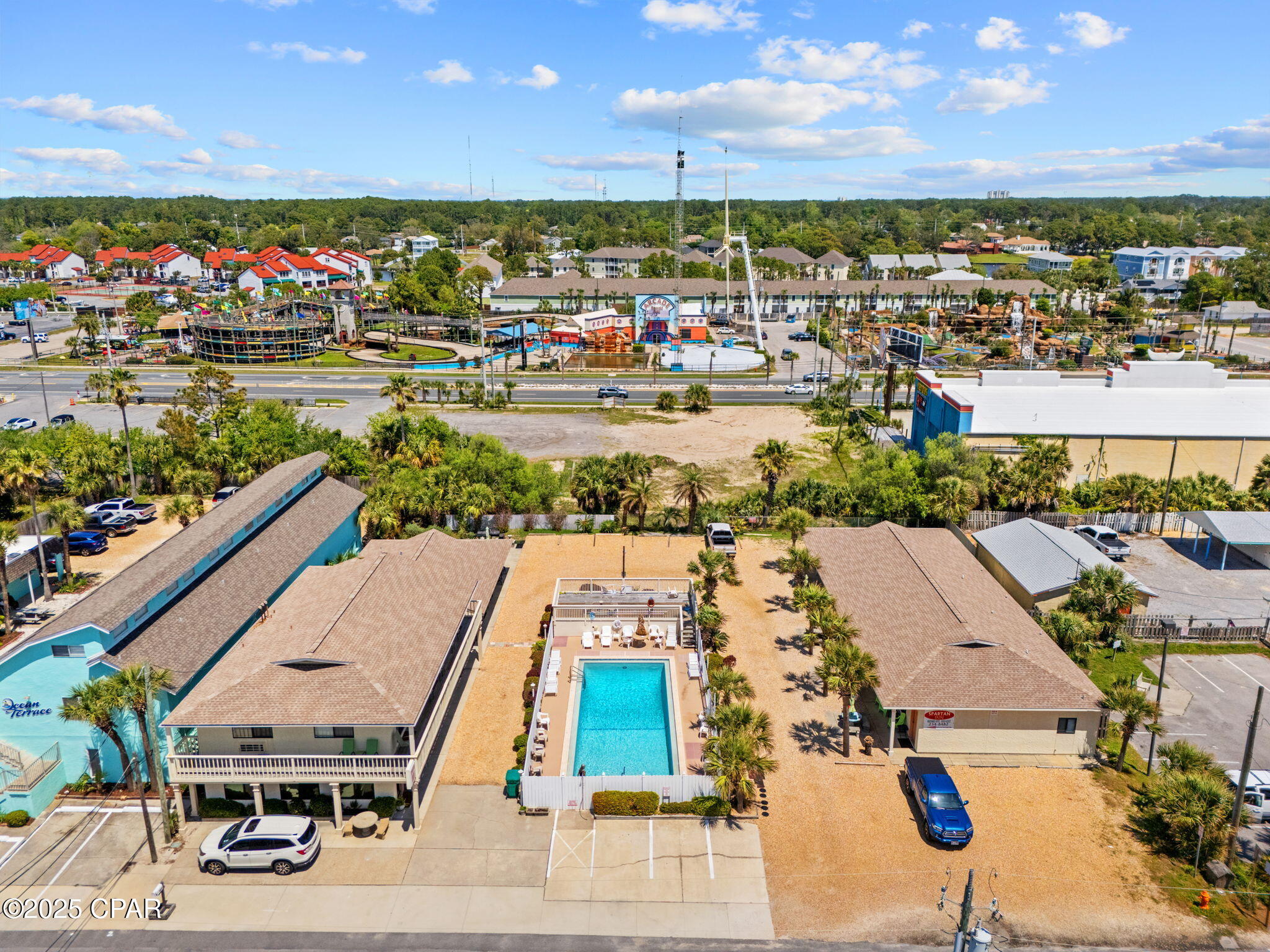 Listing photo id 9 for 8614 Surf Drive